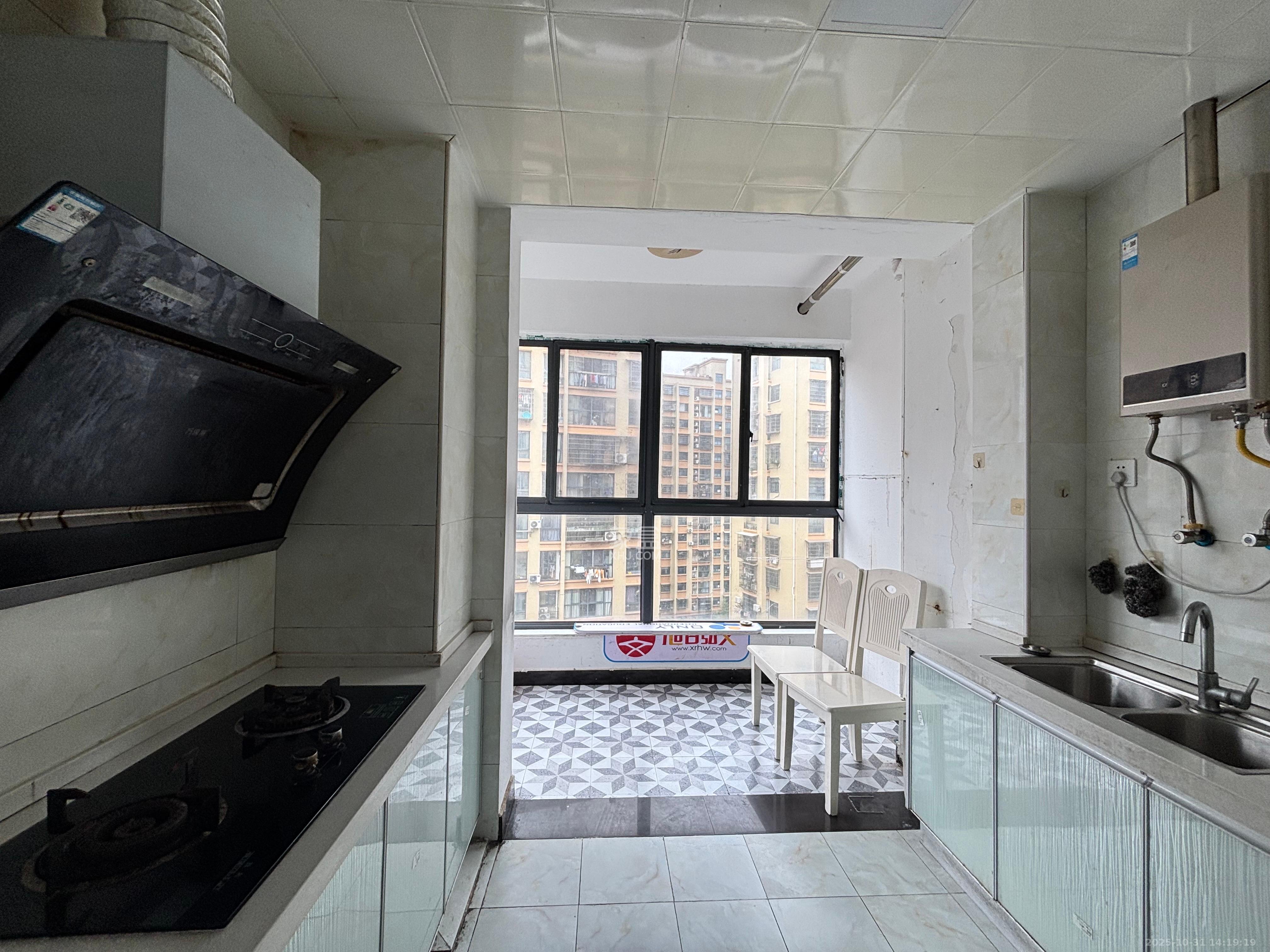 安泰嘉园（湘府邻伴）  3室2厅2卫    2500.0元/月室内图