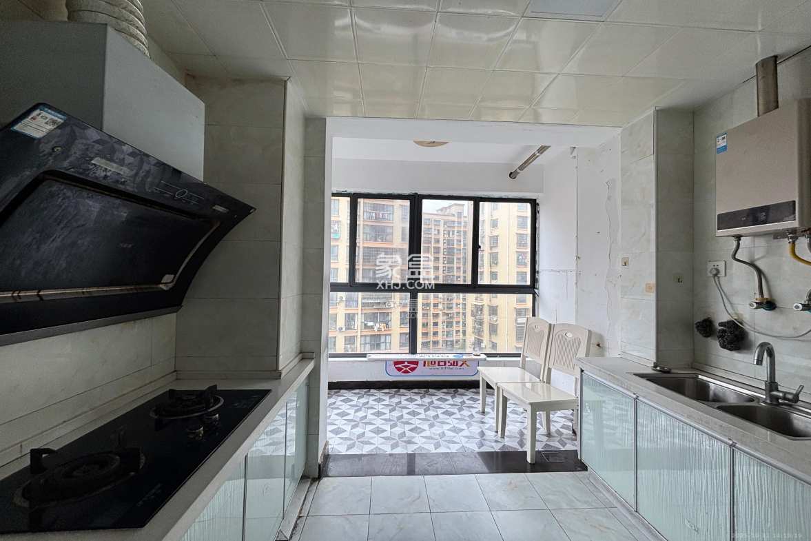 安泰嘉园(湘府邻伴) 3室2厅2卫 2500.0元/月 安泰嘉园(湘府邻伴) 3室2厅2卫 2500.0元/月室内图