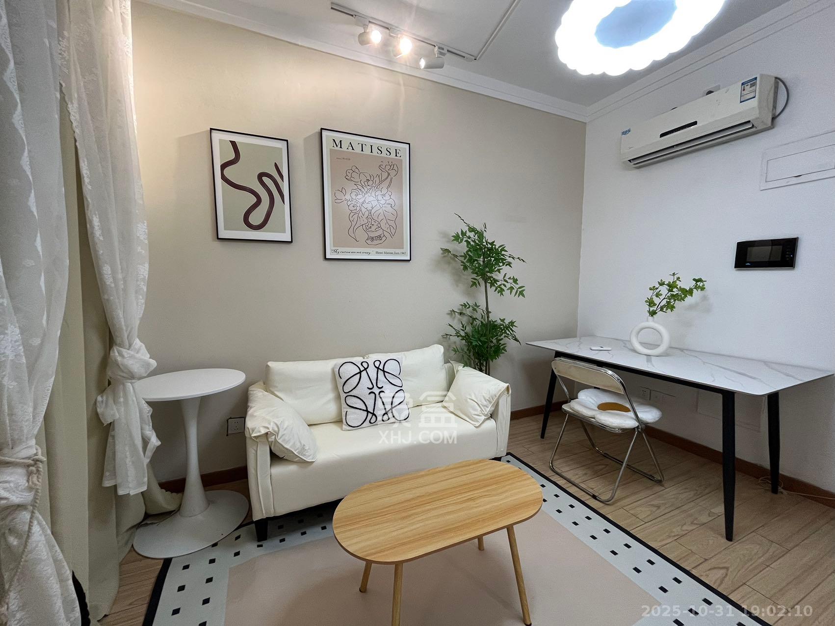 藏珑湖上国际花园  1室1厅1卫    2250.0元/月室内图