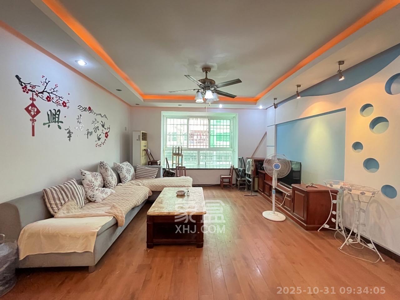 恩瑞麓山名园(龙王港小区)  3室2厅2卫    2300.0元/月 恩瑞麓山名园(龙王港小区)  3室2厅2卫    2300.0元/月