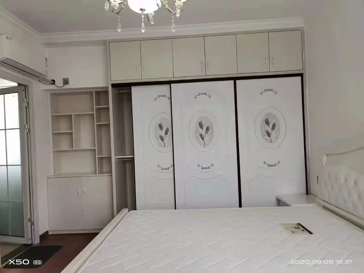 玉恒龙岸小区  3室2厅2卫    1980.0元/月室内图