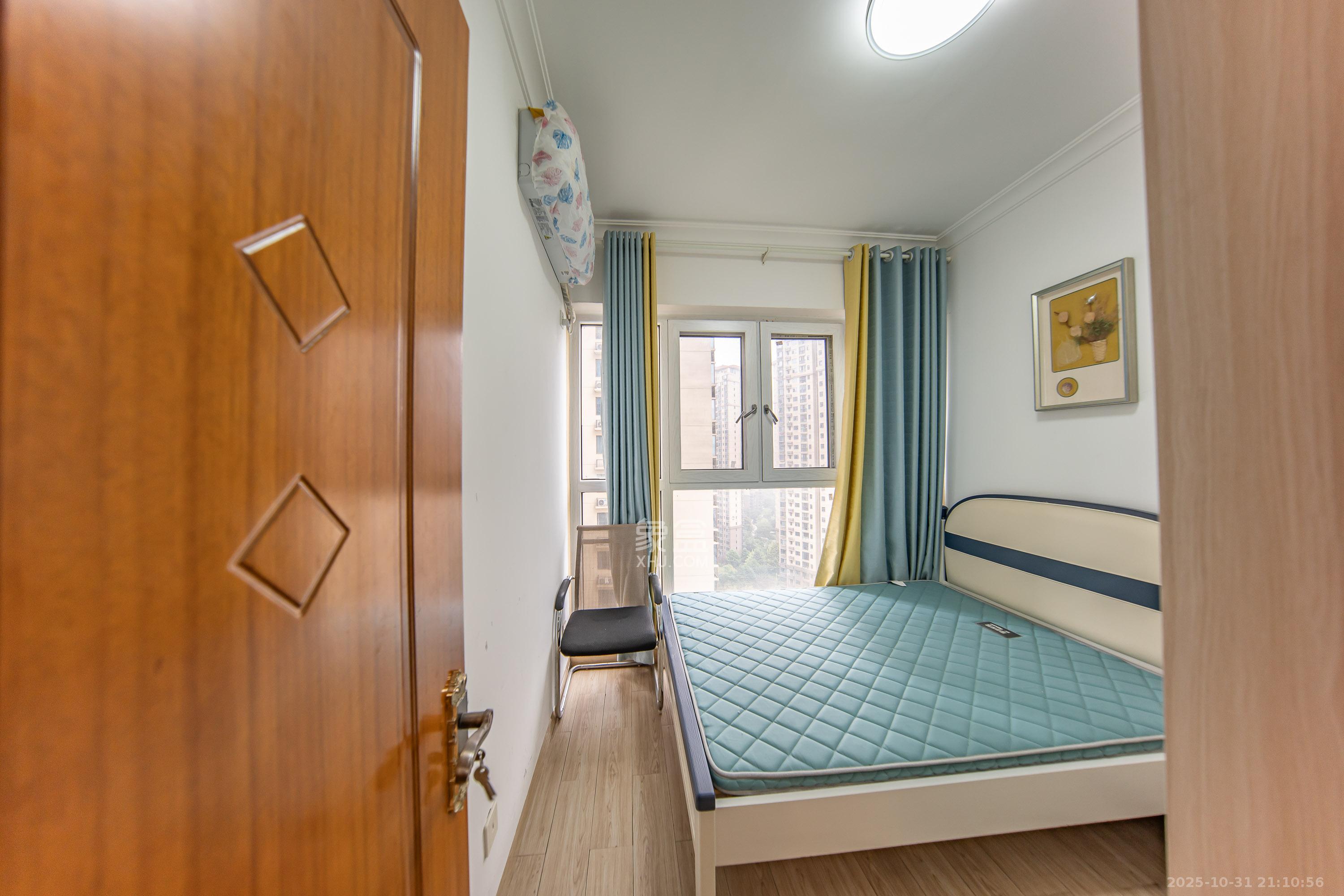 江山帝景哈佛  3室2厅1卫    95.0万卧室