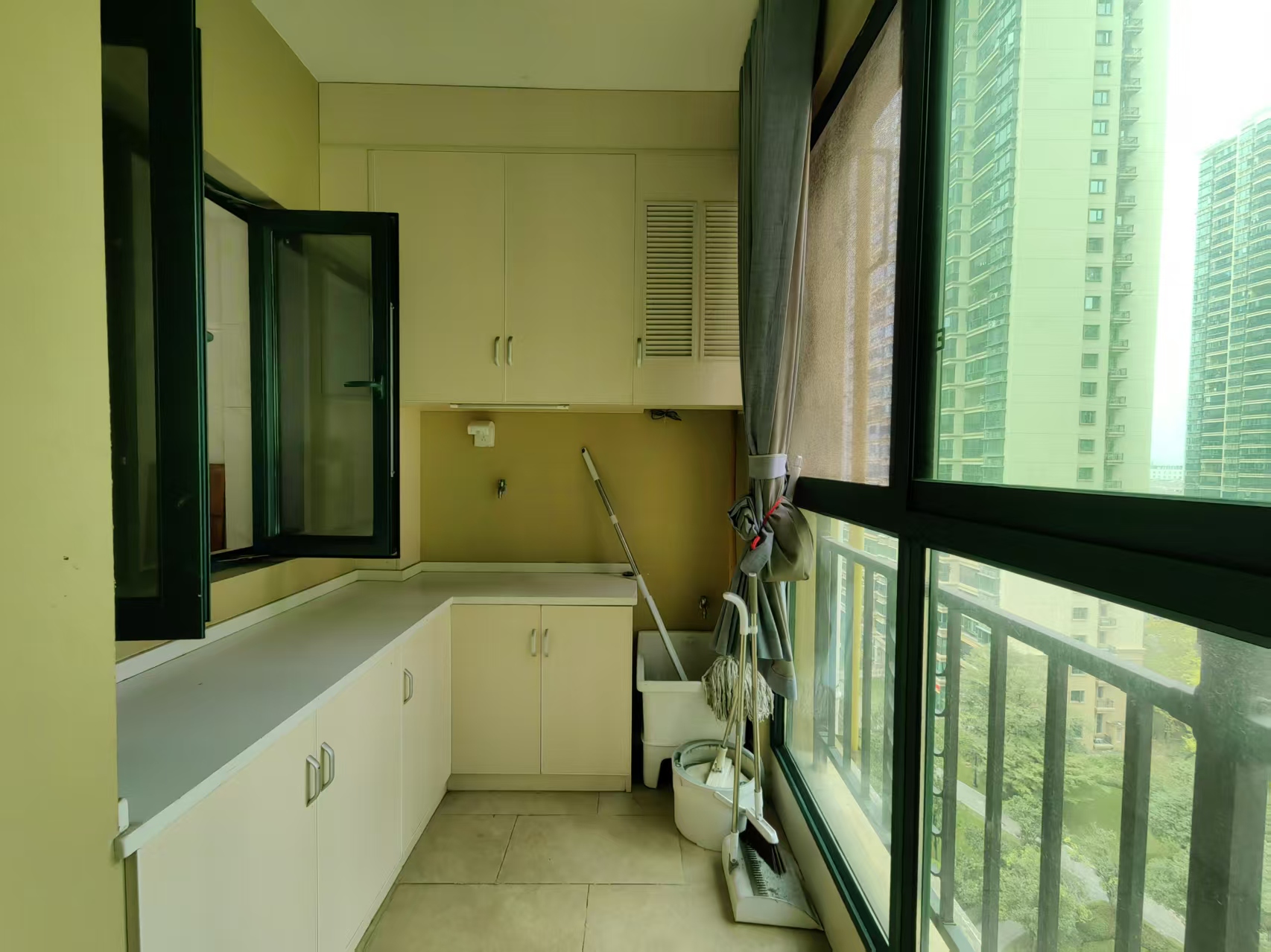 恒大绿洲 3室2厅2卫 2200.0元/月 恒大绿洲 3室2厅2卫 2200.0元/月室内图