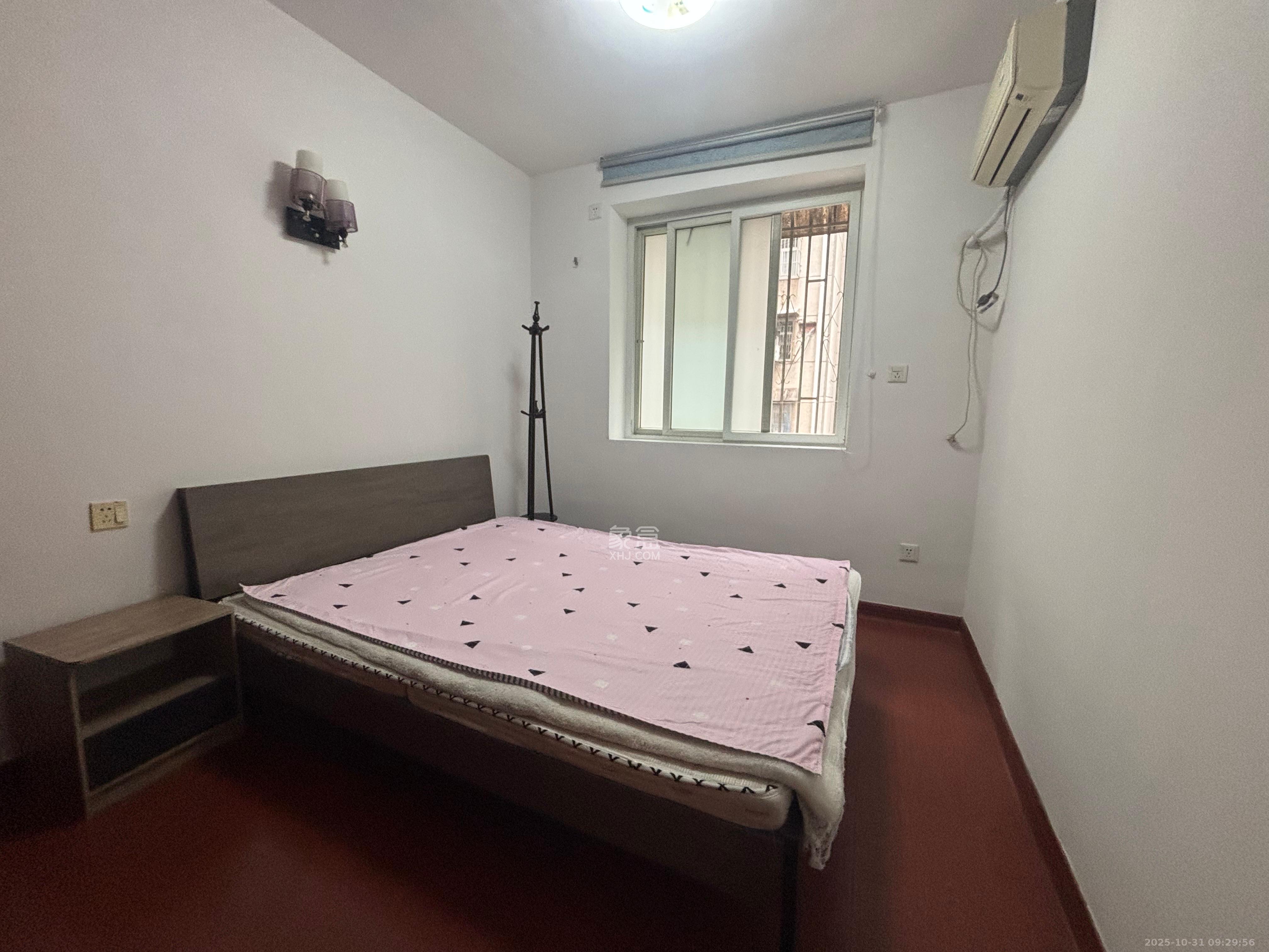 新运公寓  1室1厅1卫    1400.0元/月室内图