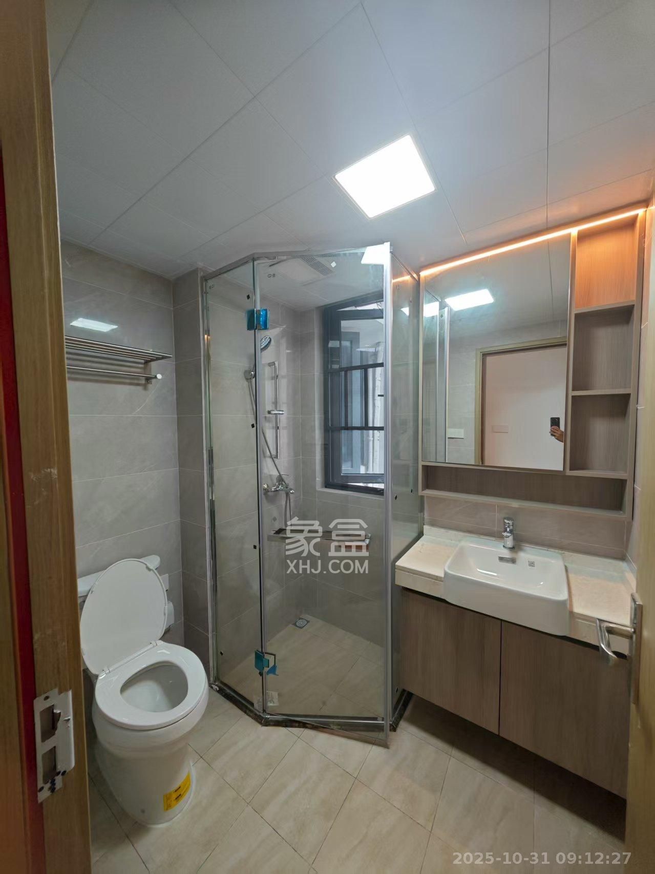 清控湖山雅居南区  3室2厅2卫    2600.0元/月 清控湖山雅居南区  3室2厅2卫    2600.0元/月室内图