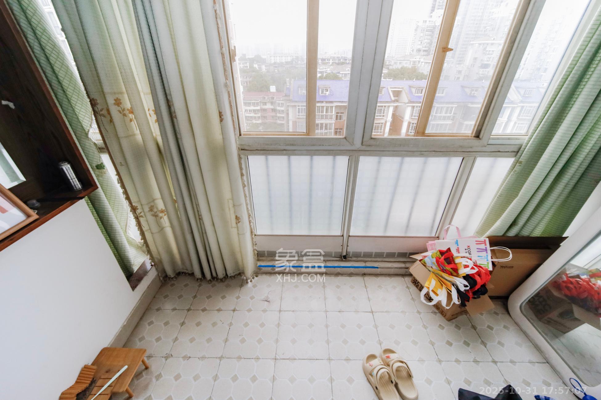 金信阳光在线  1室1厅1卫    25.0万阳台