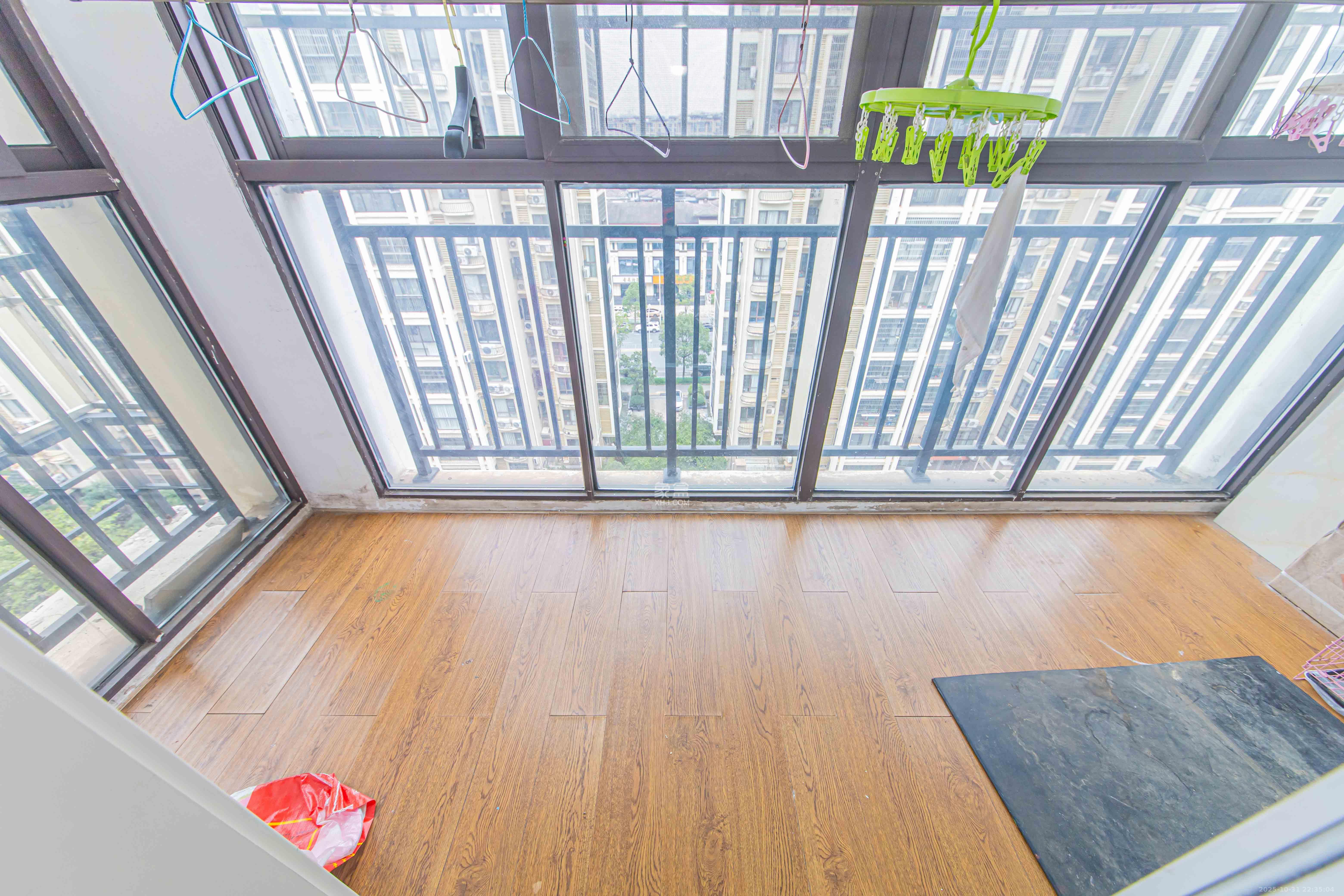 金房奥斯卡  4室2厅1卫    113.0万阳台