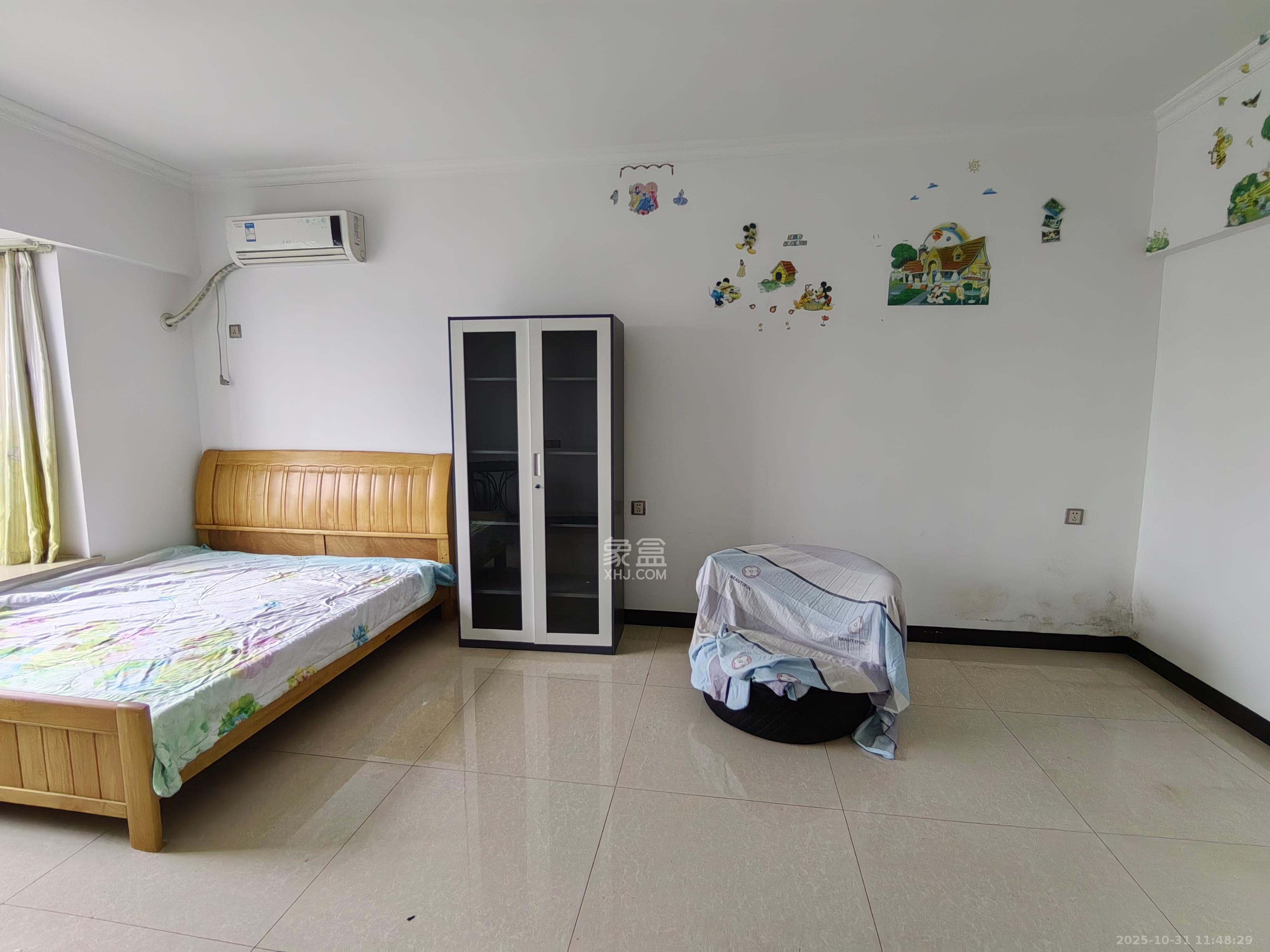 世纪桃花苑  1室1厅1卫    1300.0元/月室内图