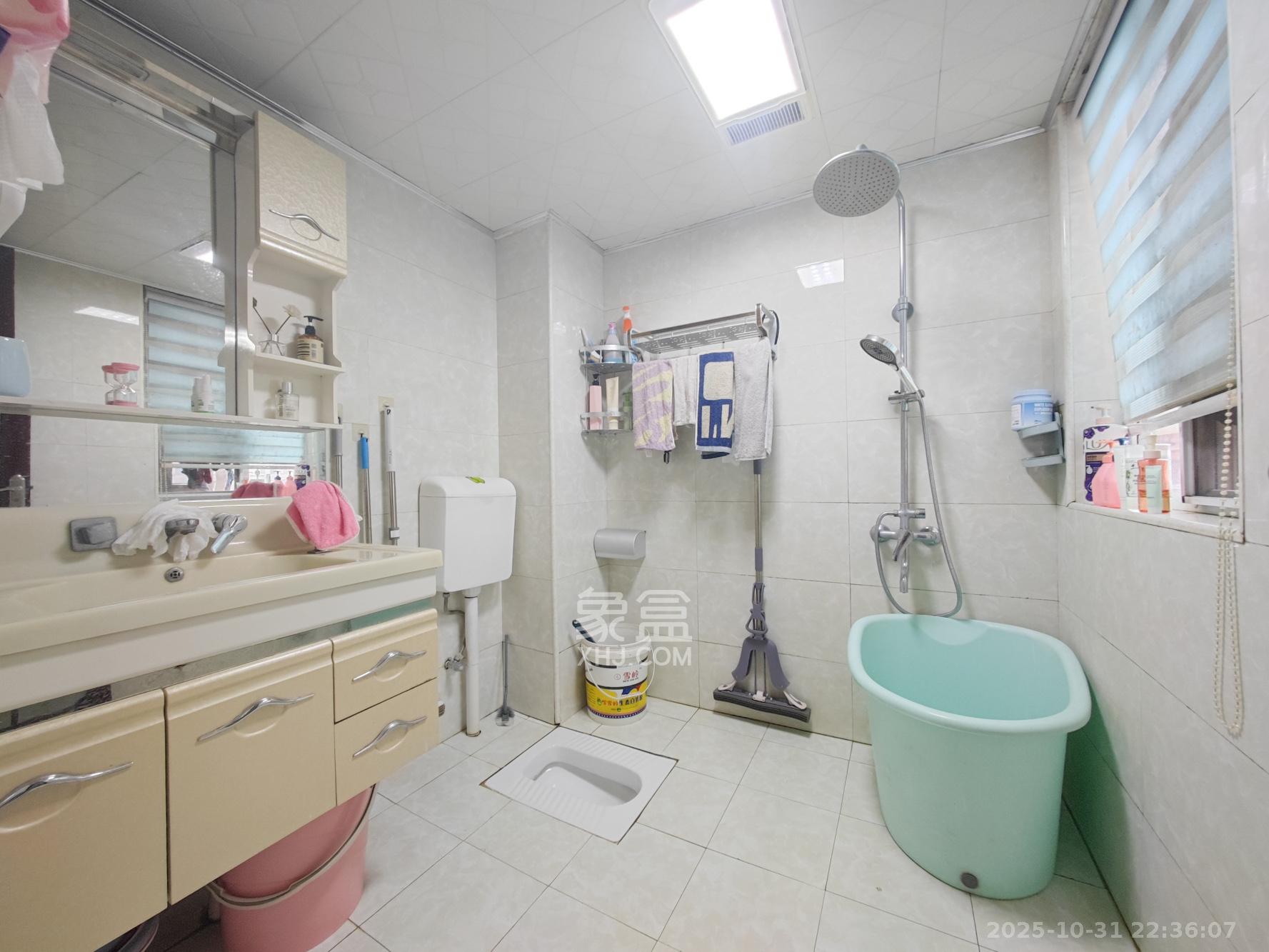 丽发新城 1室2厅1卫 66.0万 丽发新城 1室2厅1卫 66.0万卫生间