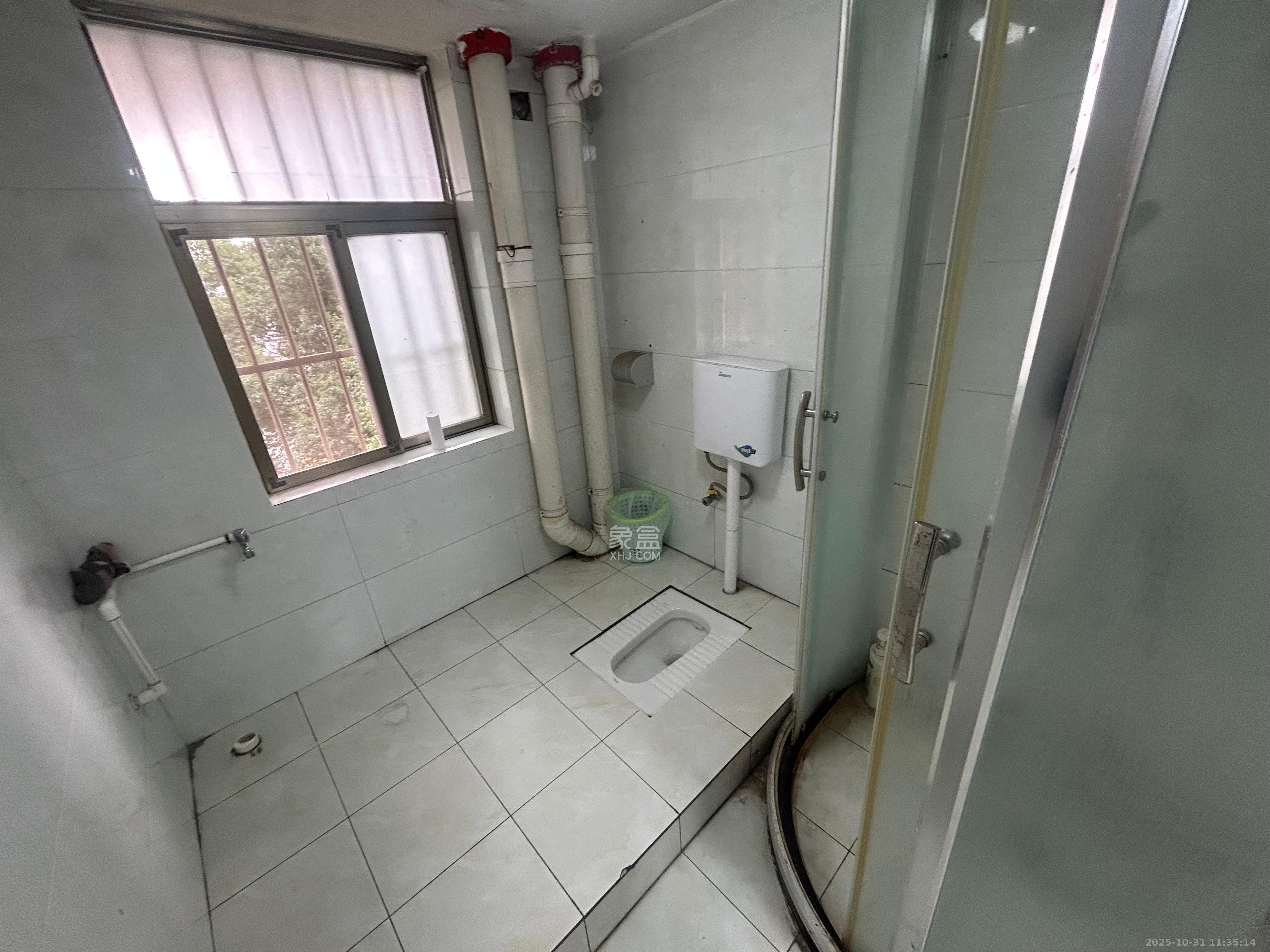 金色比华利 4室2厅2卫 2500.0元/月 金色比华利 4室2厅2卫 2500.0元/月室内图