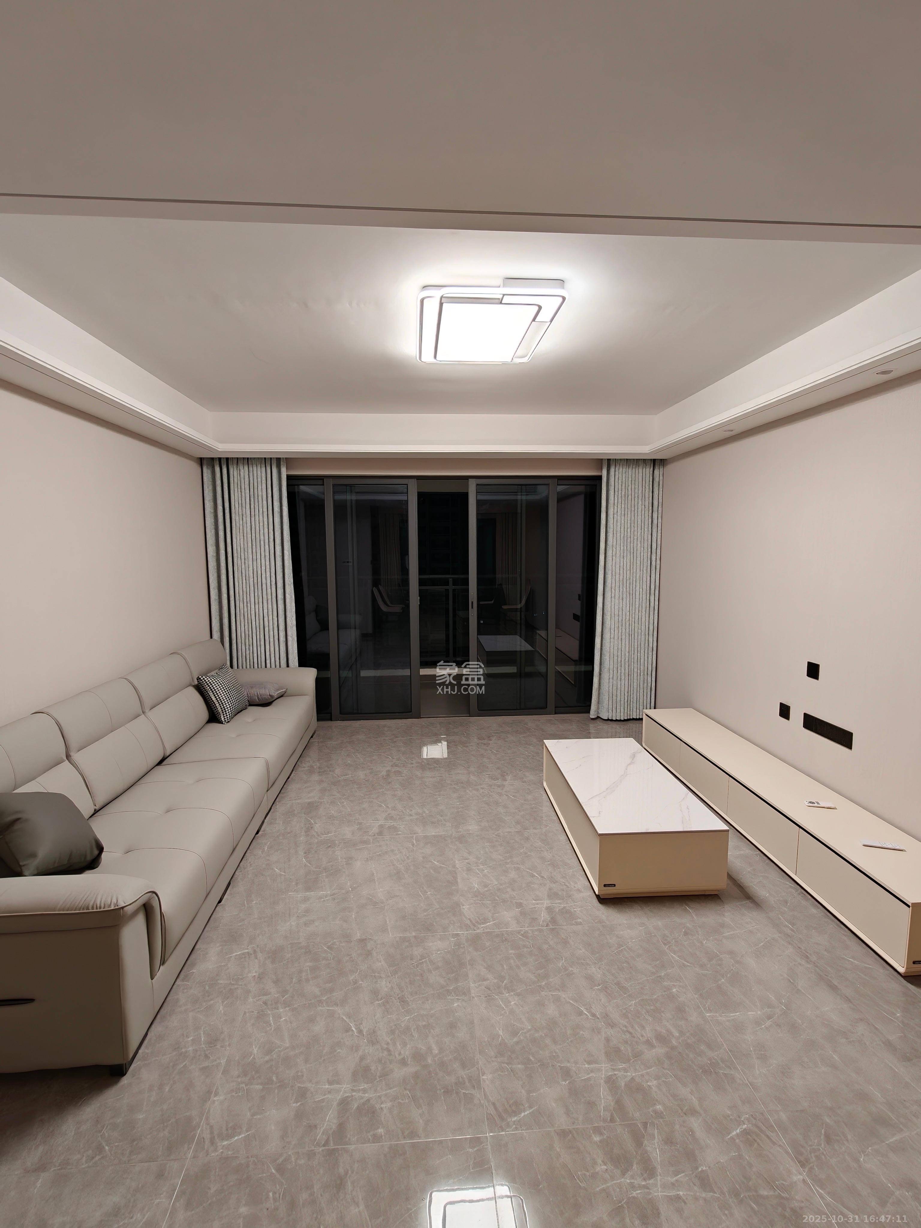 卓越洋湖晴翠 4室2厅2卫 4000.0元/月 卓越洋湖晴翠 4室2厅2卫 4000.0元/月室内图