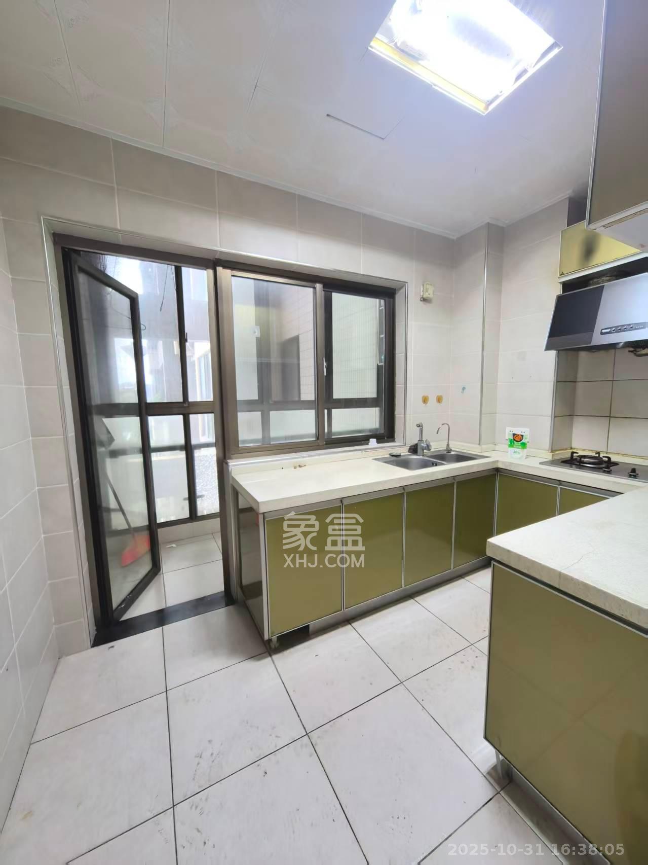 岳泰理想城  3室2厅1卫    3000.0元/月 岳泰理想城  3室2厅1卫    3000.0元/月室内图