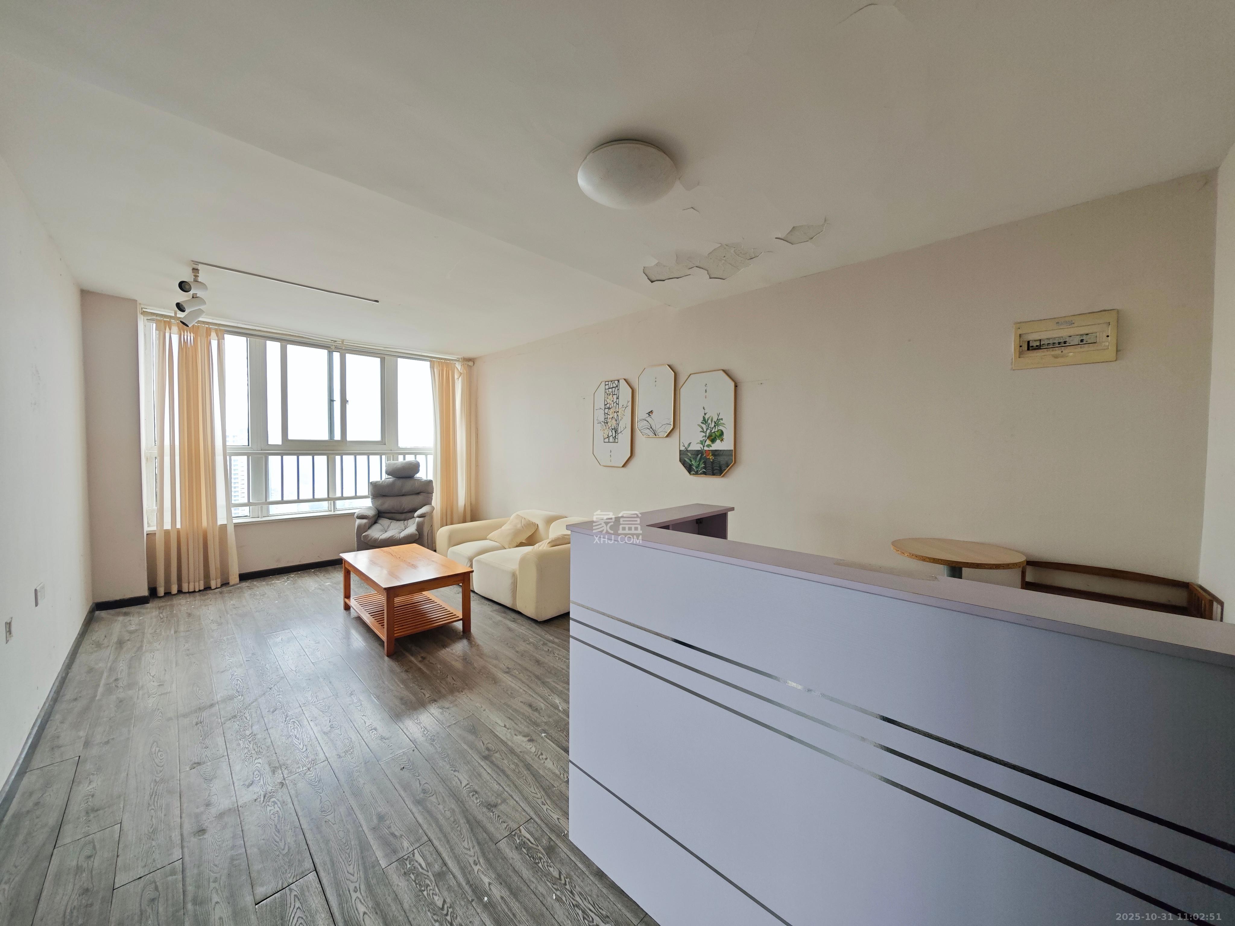 他城(天鸿时代公寓) 4室2厅2卫 2000.0元/月 他城(天鸿时代公寓) 4室2厅2卫 2000.0元/月室内图