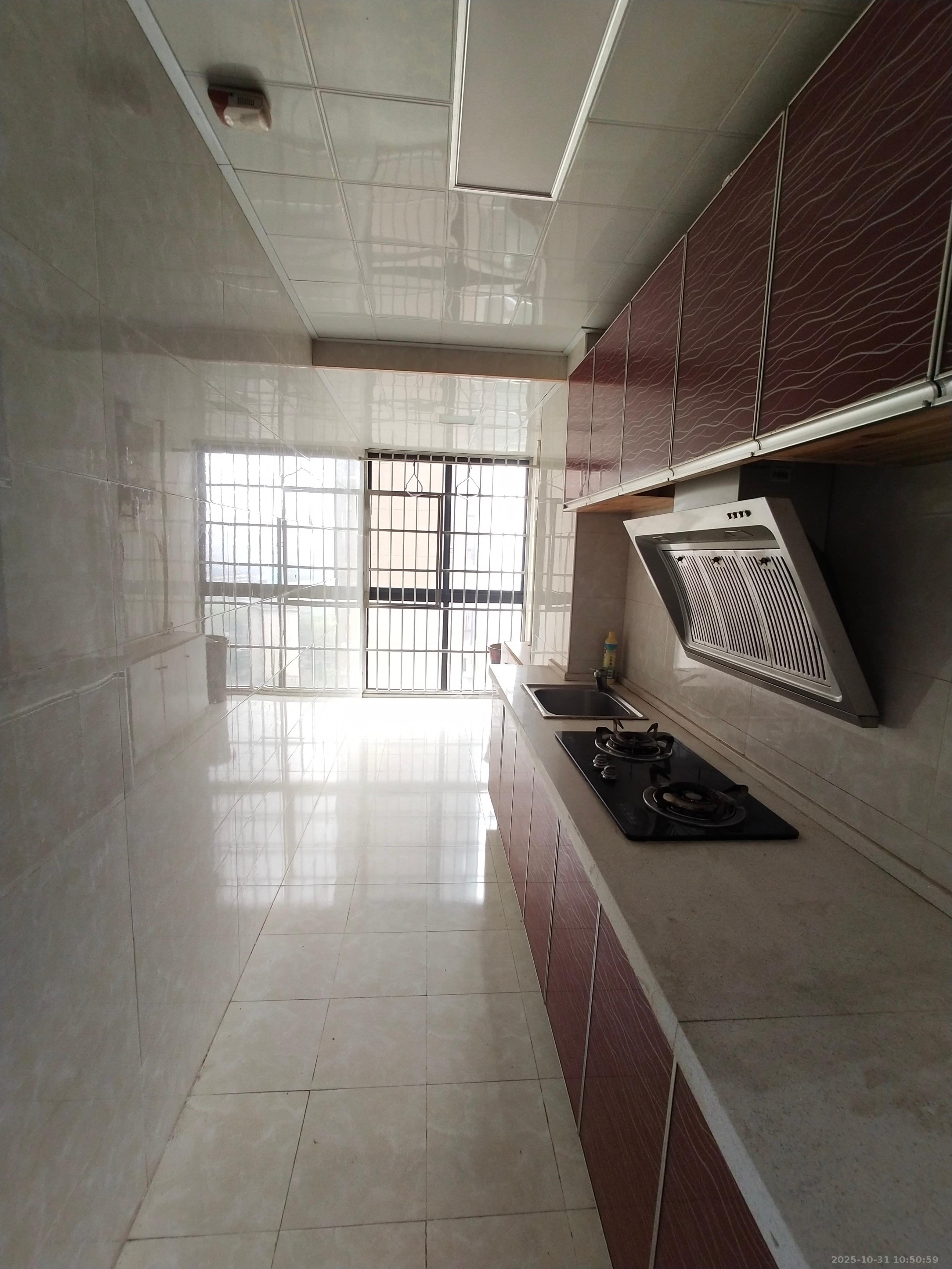 地华梅溪湖畔  1室1厅1卫    1650.0元/月室内图