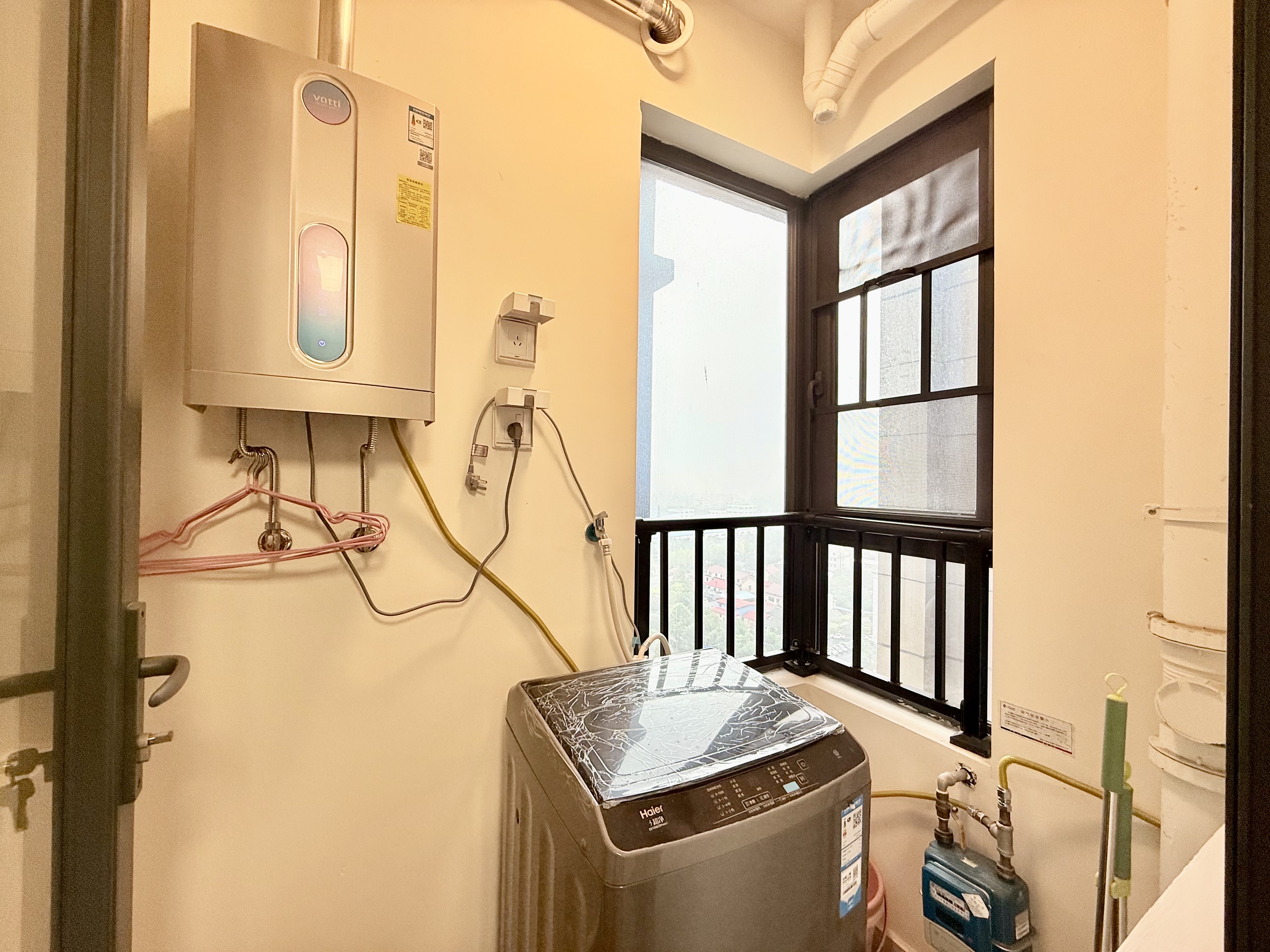 恒大名都  3室2厅1卫    56.8万其他