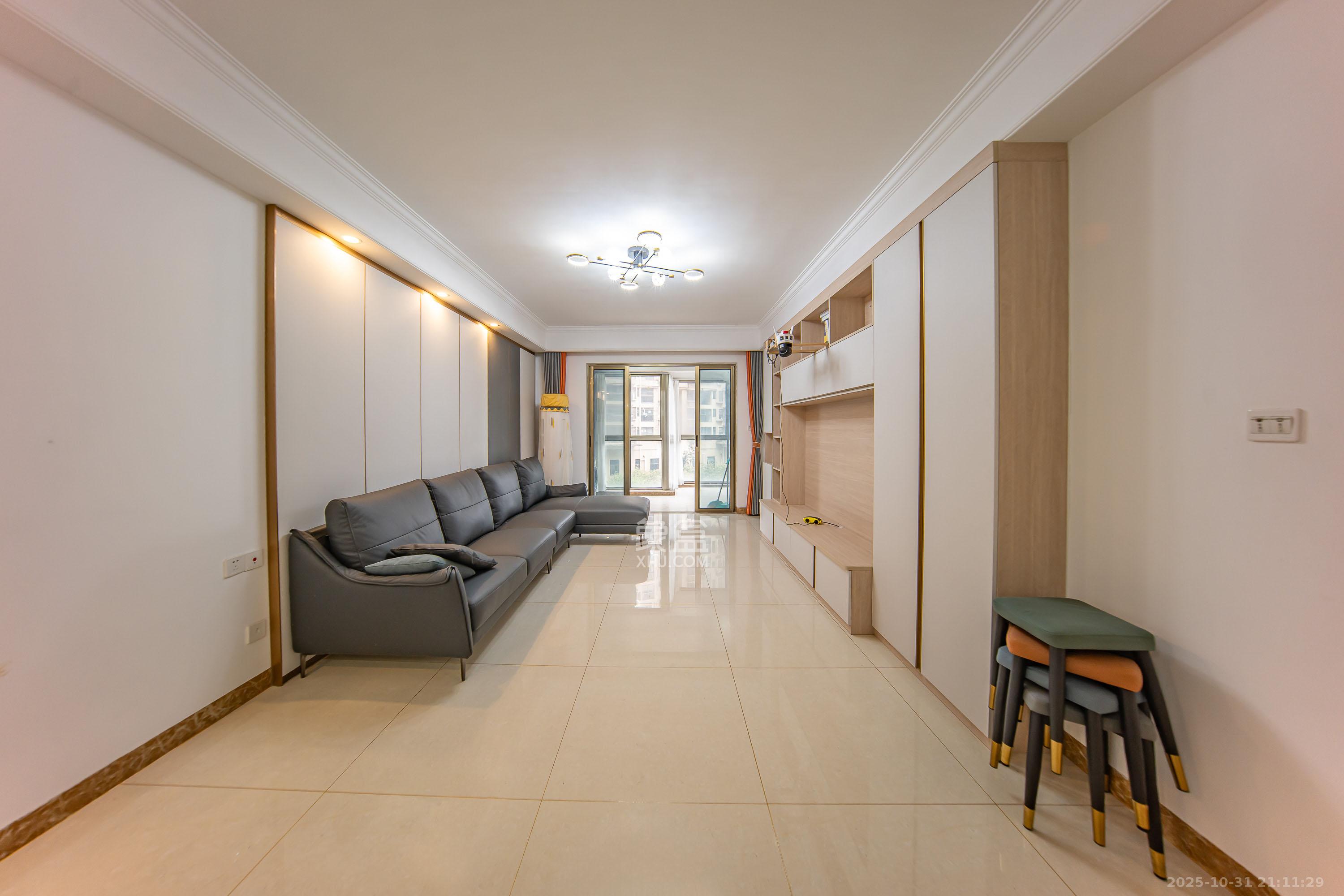 江山帝景哈佛  2室2厅1卫    98.0万客厅