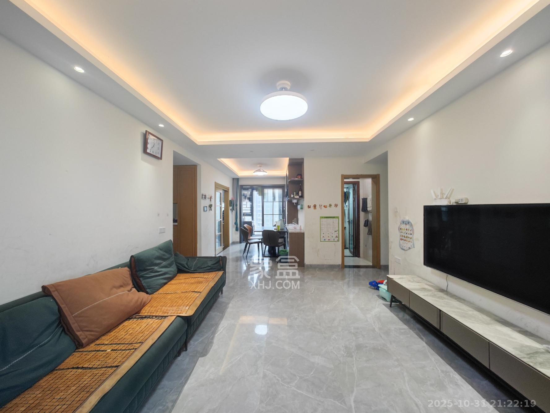 中建璟和城 4室2厅2卫 115.0万 中建璟和城 4室2厅2卫 115.0万客厅