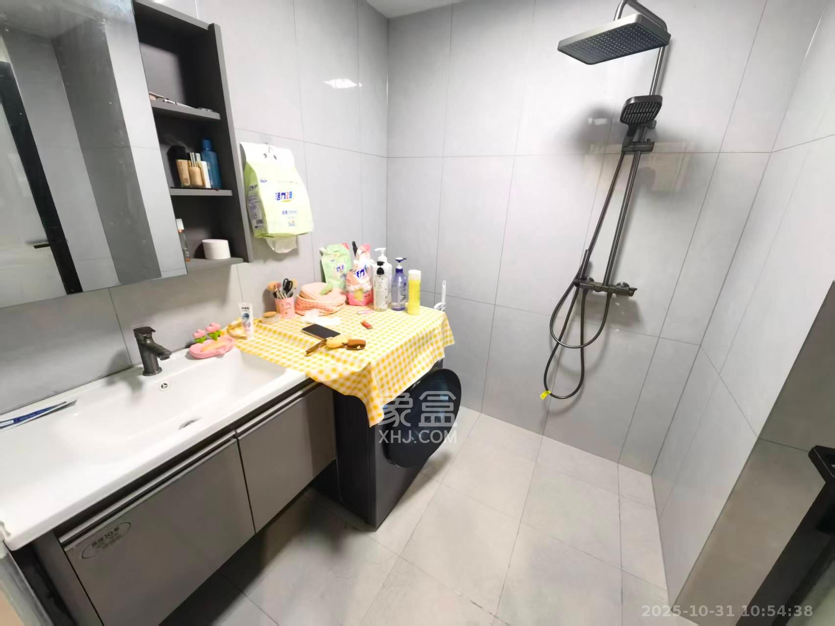 方略城市广场  1室1厅1卫    1400.0元/月 方略城市广场  1室1厅1卫    1400.0元/月室内图