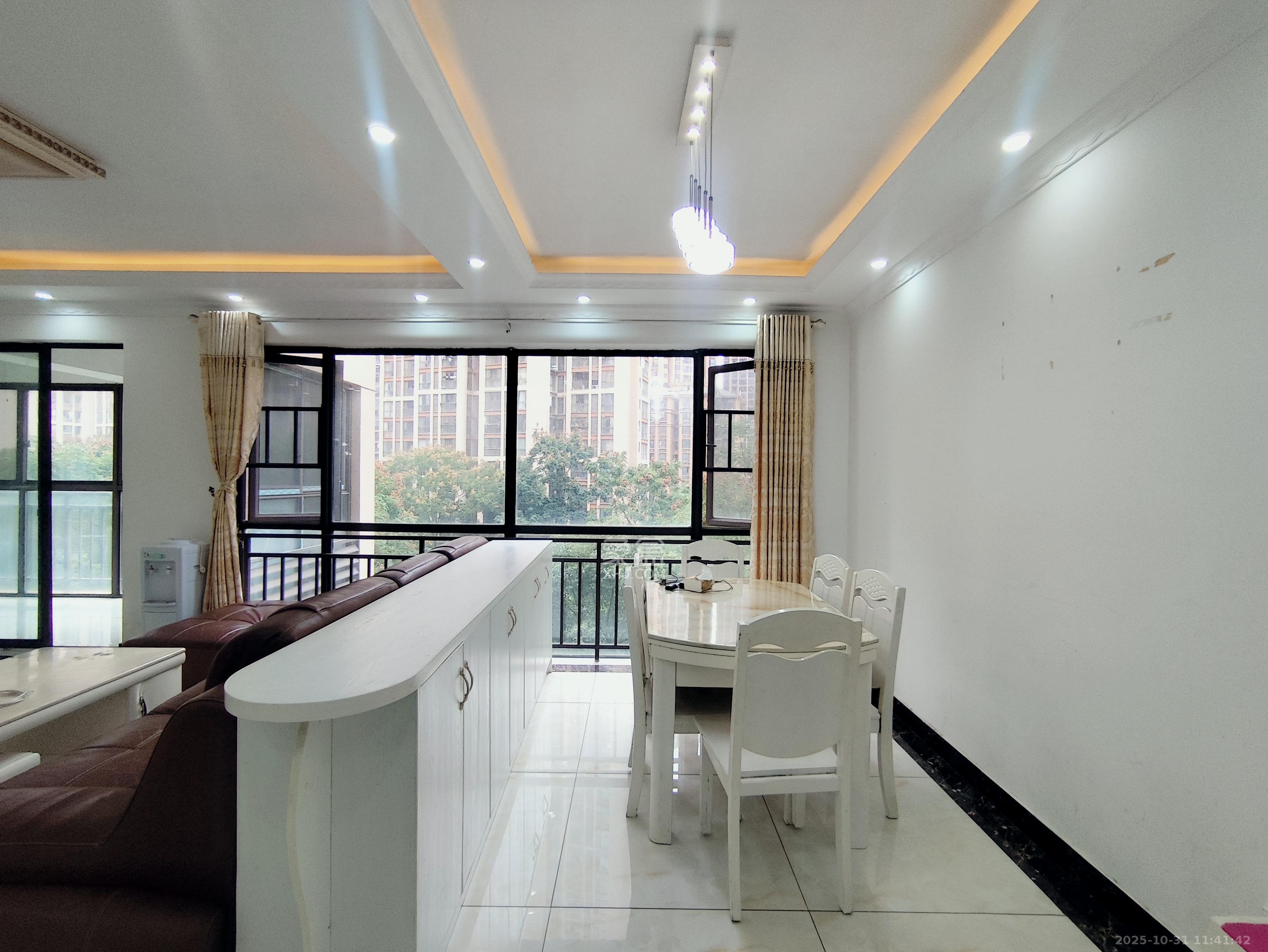 旭辉华庭  3室2厅2卫    2000.0元/月室内图