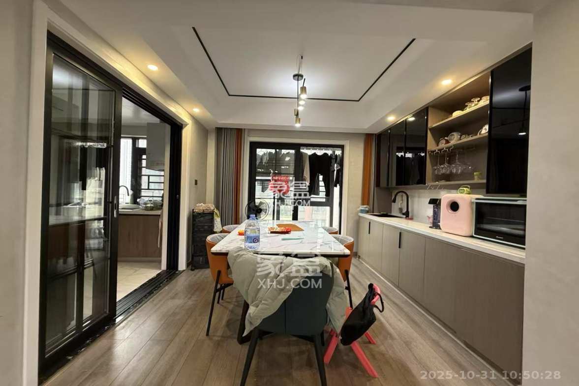 新华联梦想城 4室2厅2卫 2800.0元/月 新华联梦想城 4室2厅2卫 2800.0元/月室内图