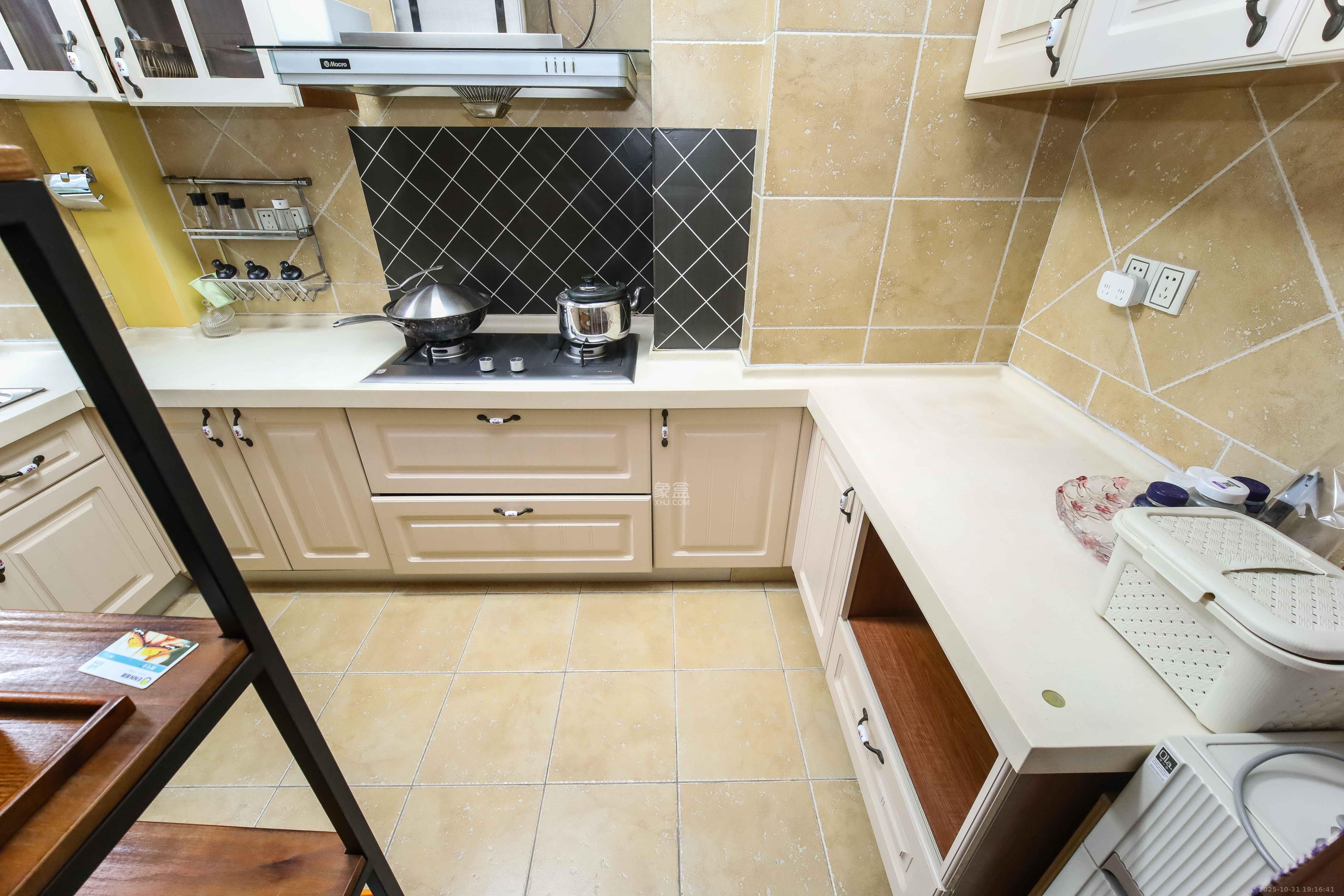 星城世家  4室2厅2卫    223.0万 星城世家  4室2厅2卫    223.0万厨房