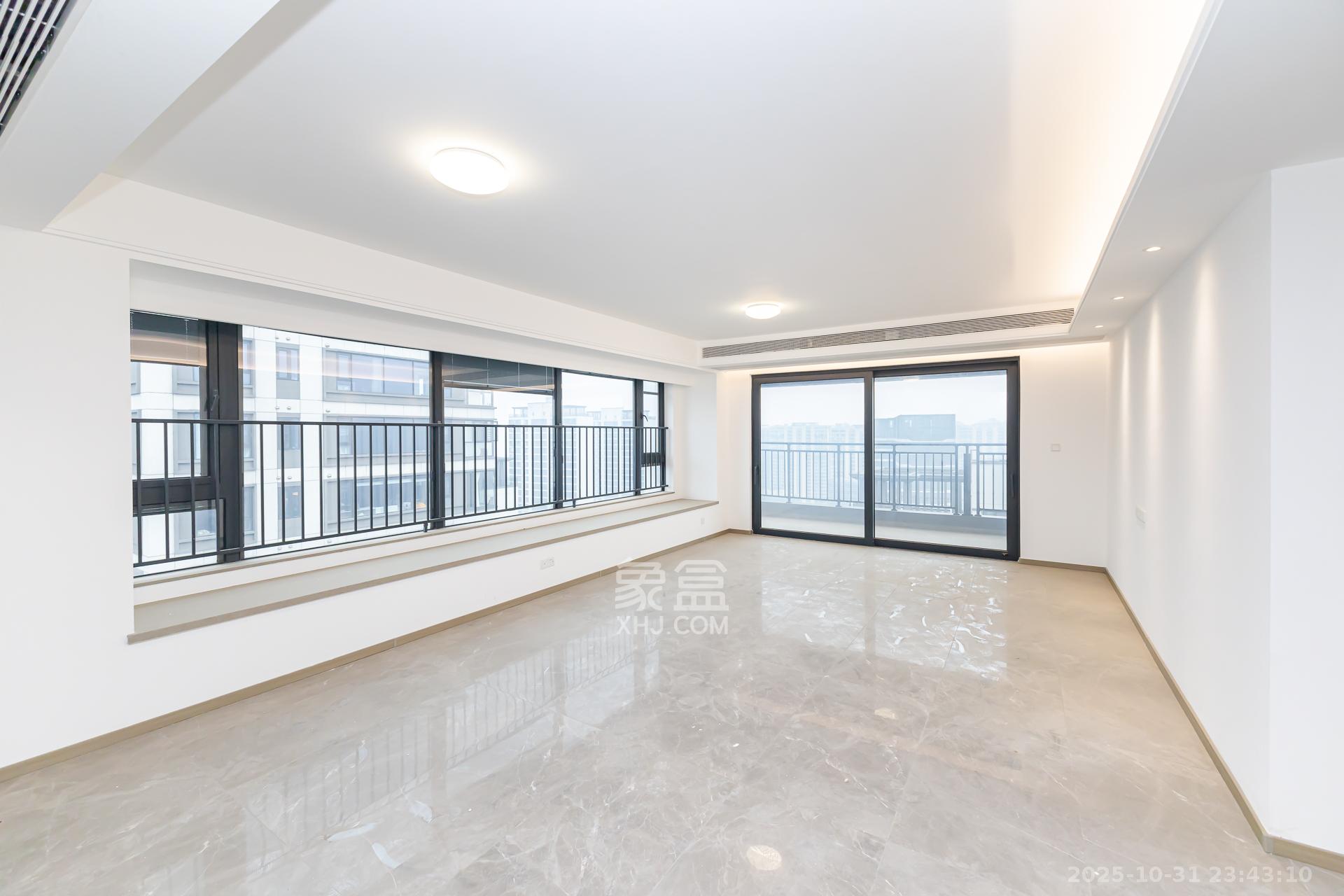 越秀湘江星汇城三期  4室2厅3卫    245.0万