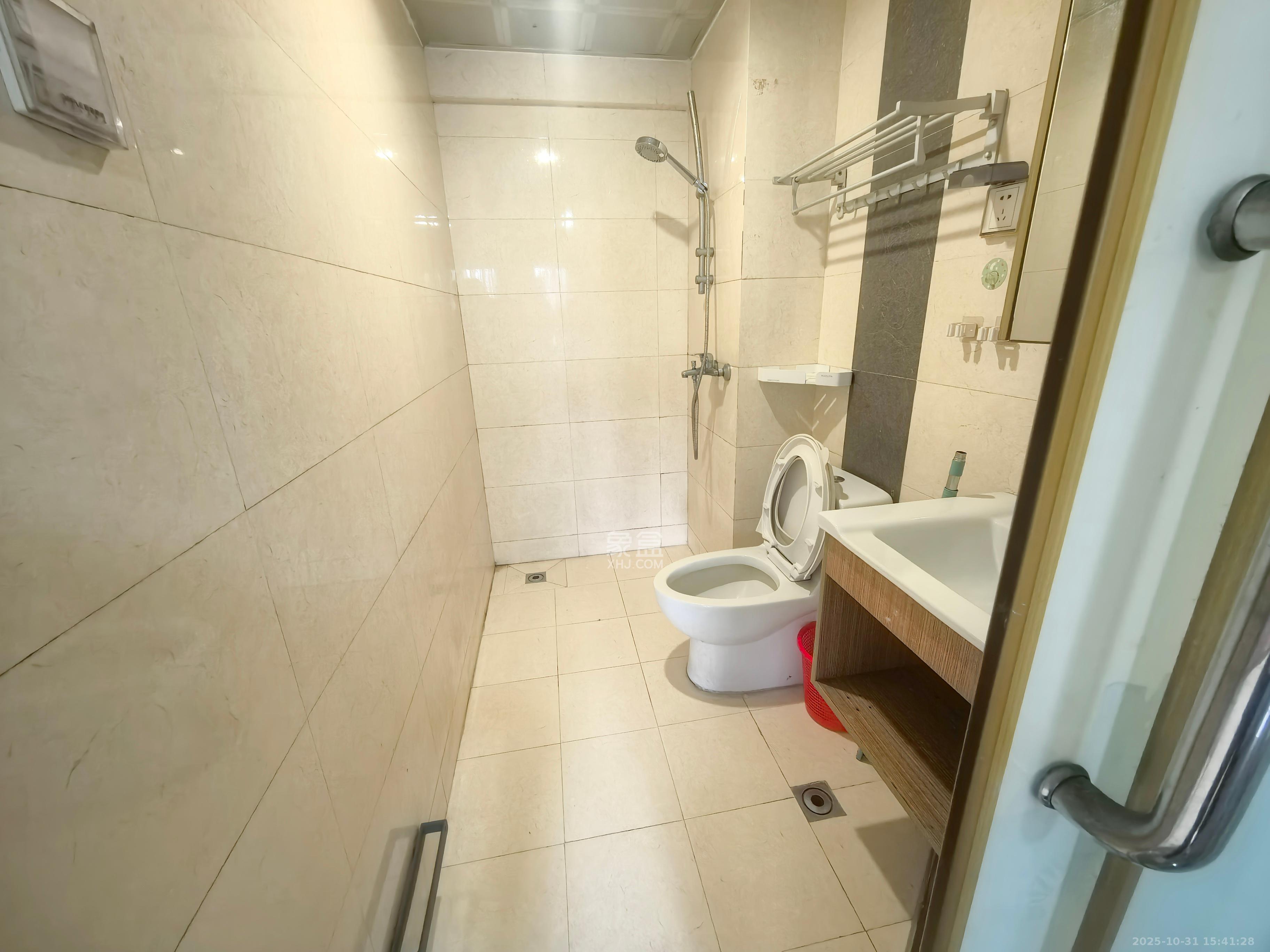 中信文化广场(中信新城二期)  2室2厅2卫    1500.0元/月 中信文化广场(中信新城二期)  2室2厅2卫    1500.0元/月室内图