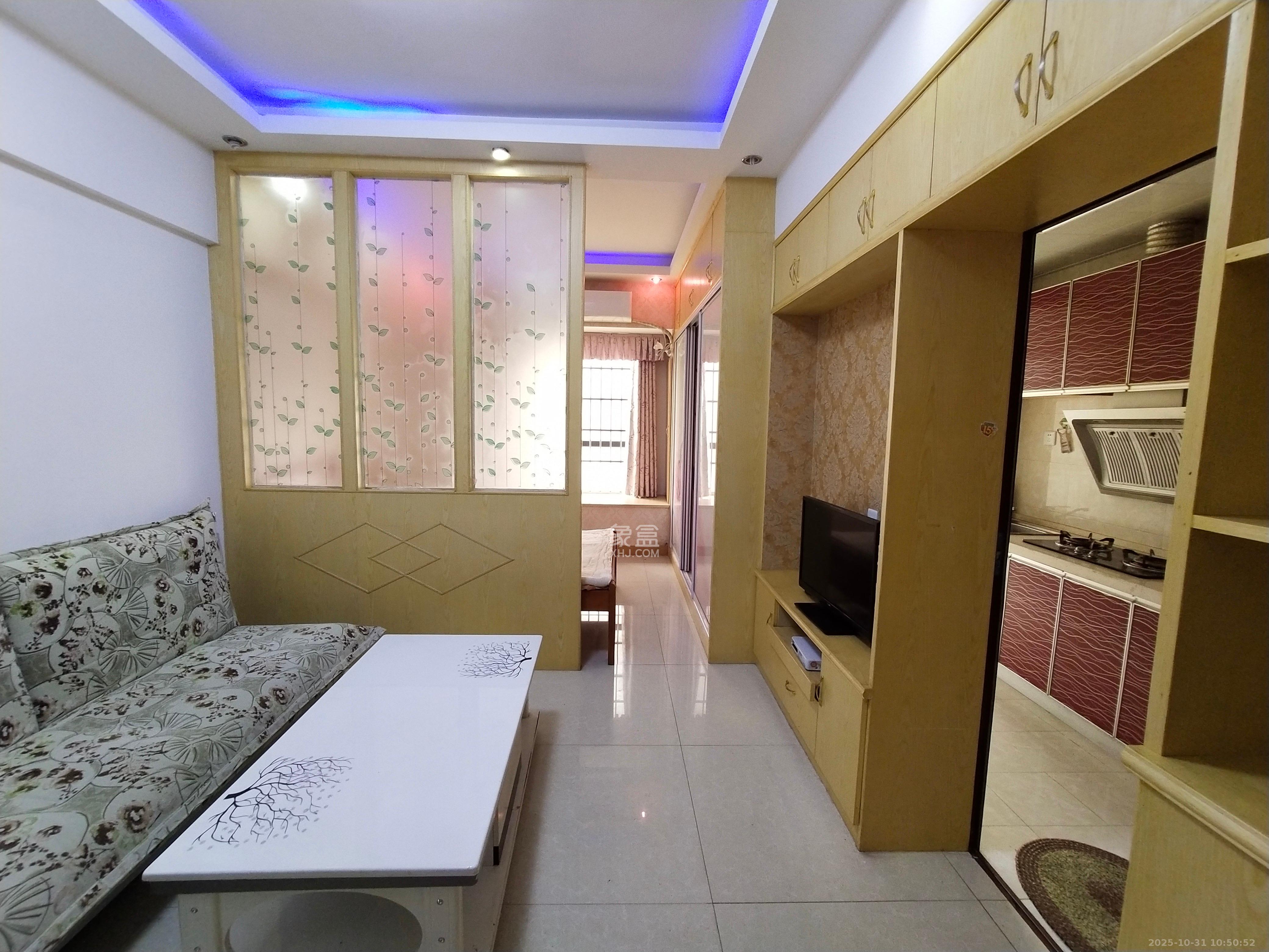 地华梅溪湖畔  1室1厅1卫    1650.0元/月室内图