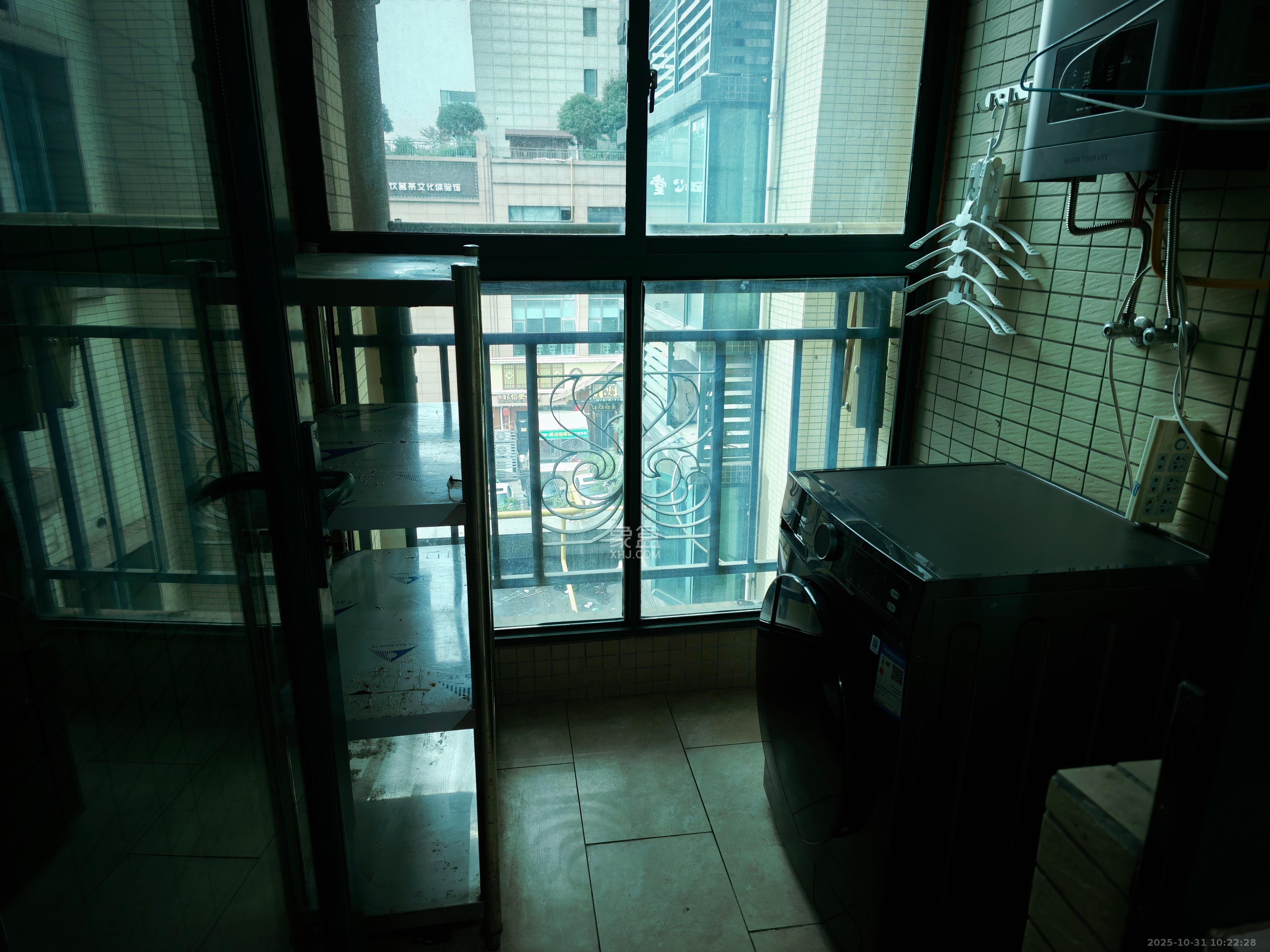 恒大华府  2室2厅1卫    2300.0元/月室内图