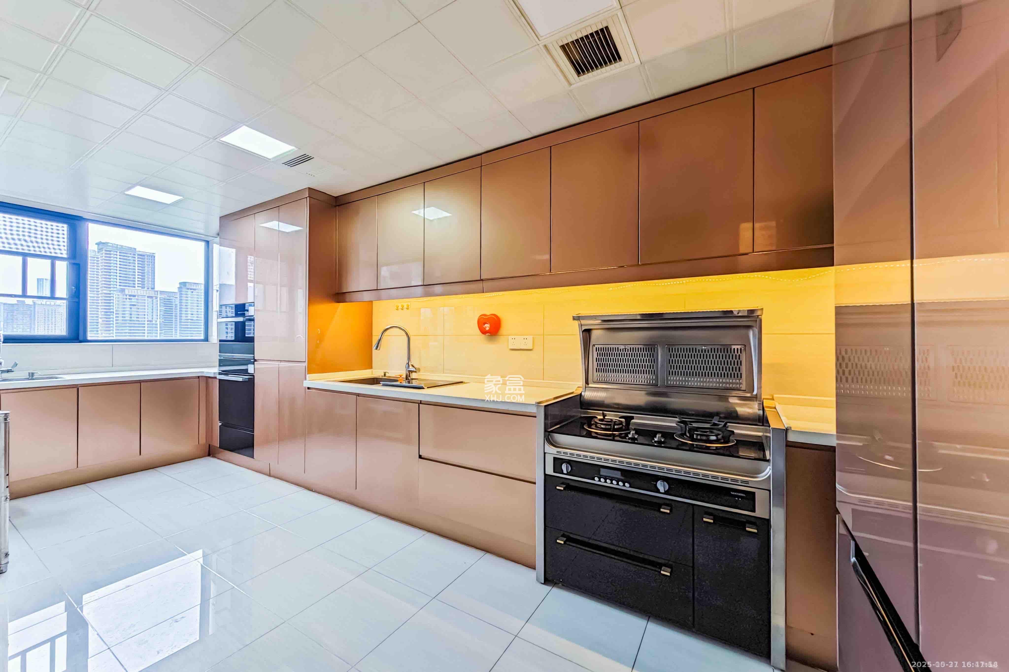 京武浪琴山一、二期  4室1厅2卫    10000.0元/月 京武浪琴山一、二期  4室1厅2卫    10000.0元/月室内图