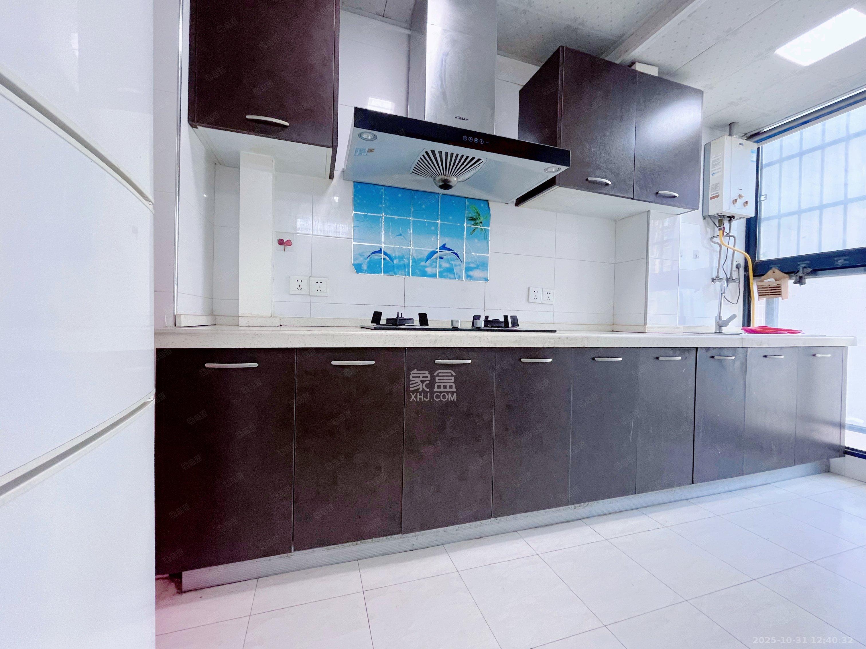 蓝山郡 3室2厅1卫 2000.0元/月 蓝山郡 3室2厅1卫 2000.0元/月室内图