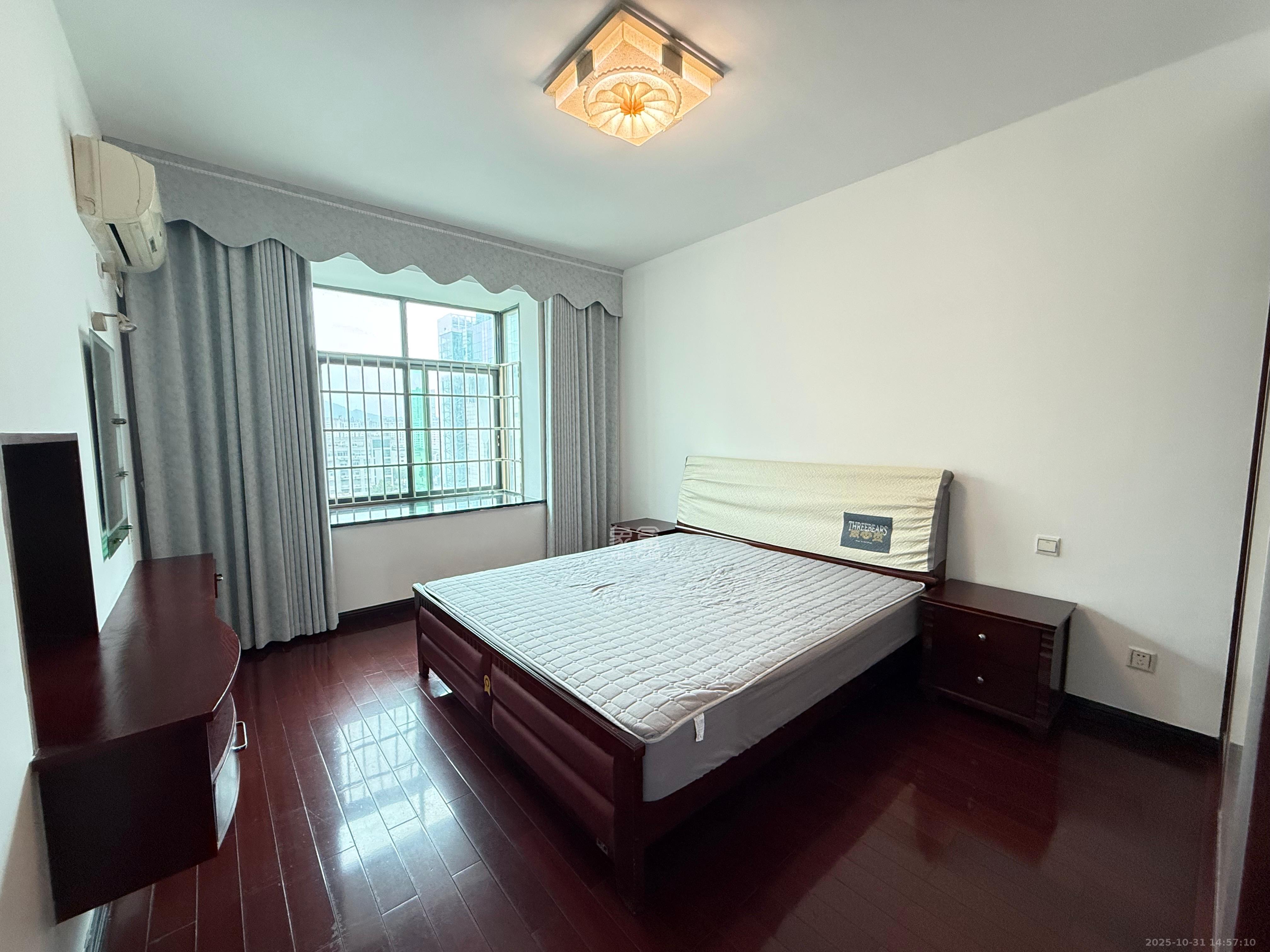 天峰名苑  3室2厅2卫    2800.0元/月室内图