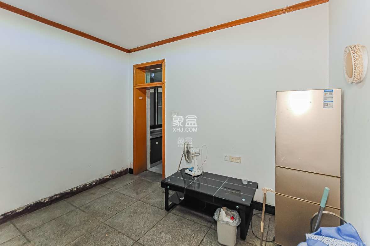 南门口散盘 2室1厅1卫 45.0万 南门口散盘 2室1厅1卫 45.0万客厅