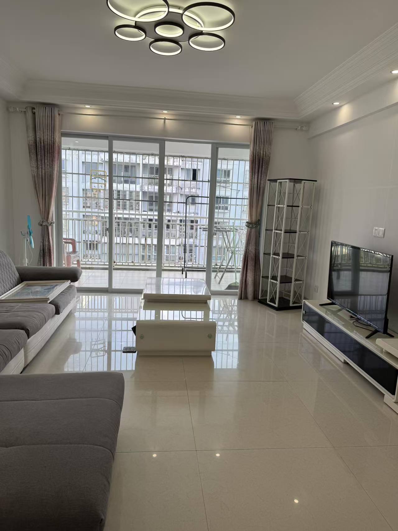 海航城  3室2厅2卫    2500.0元/月室内图