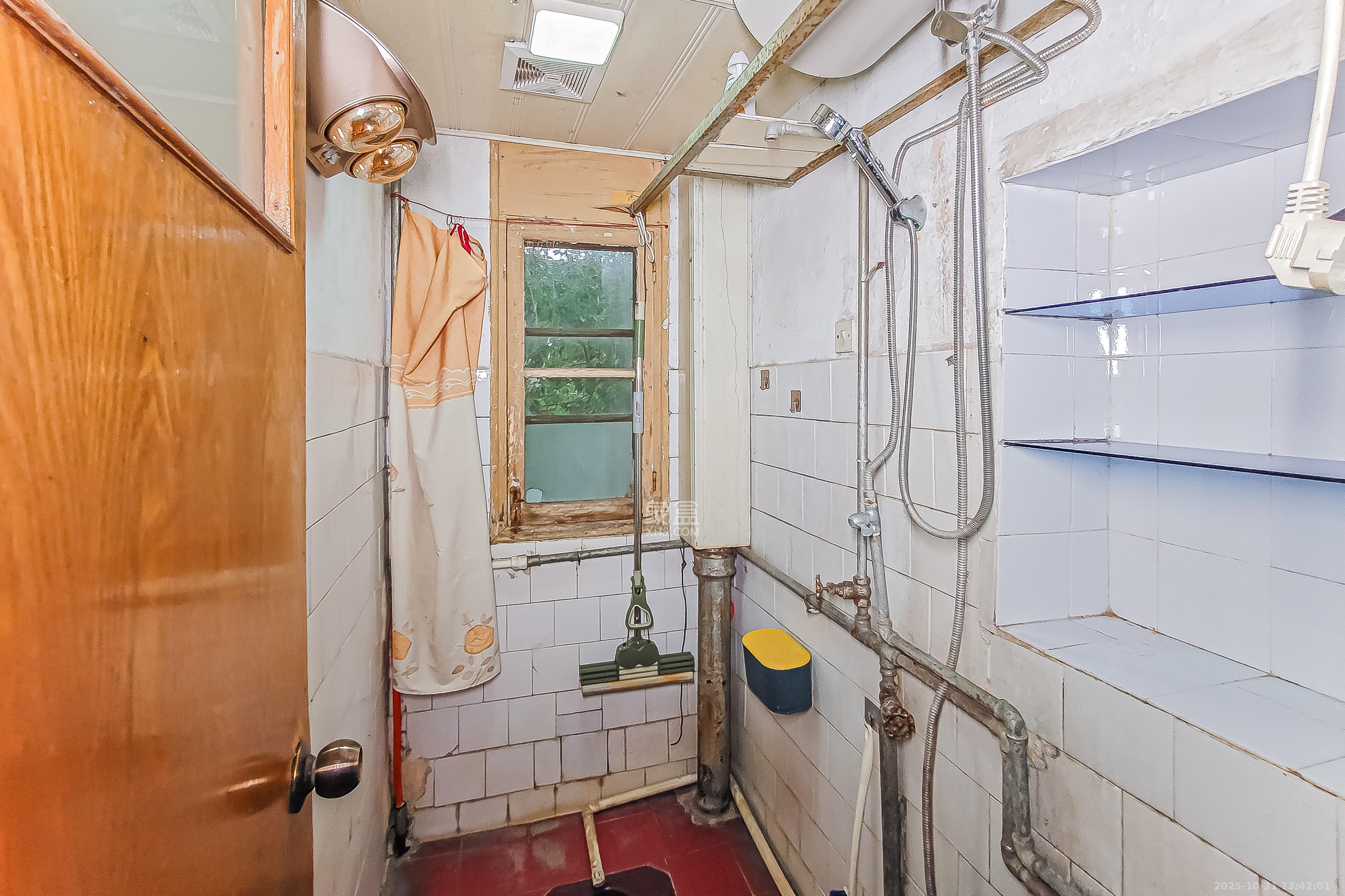 湘农桥社区  3室1厅1卫    80.0万卫生间