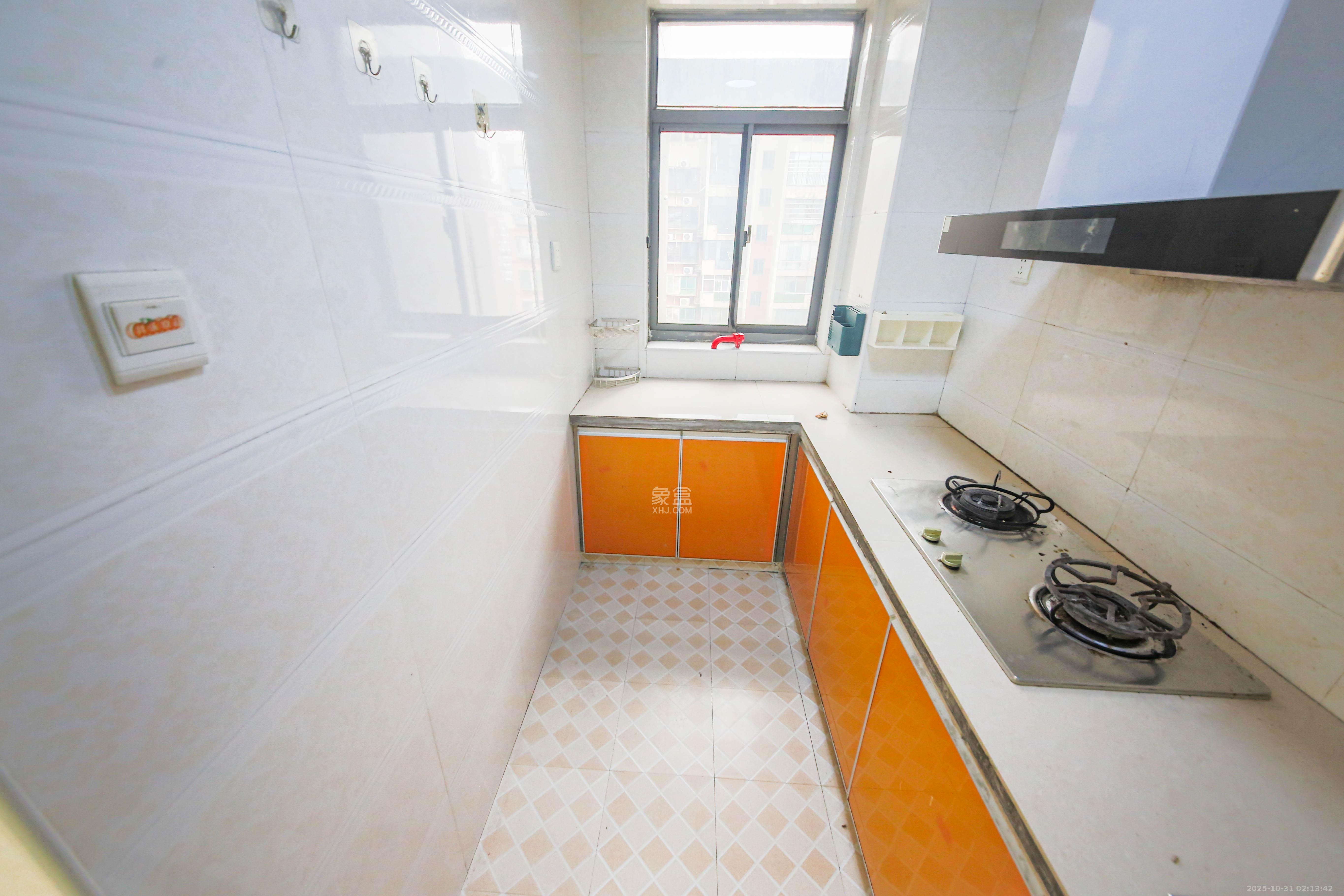 湘府东苑  2室2厅1卫    63.0万厨房