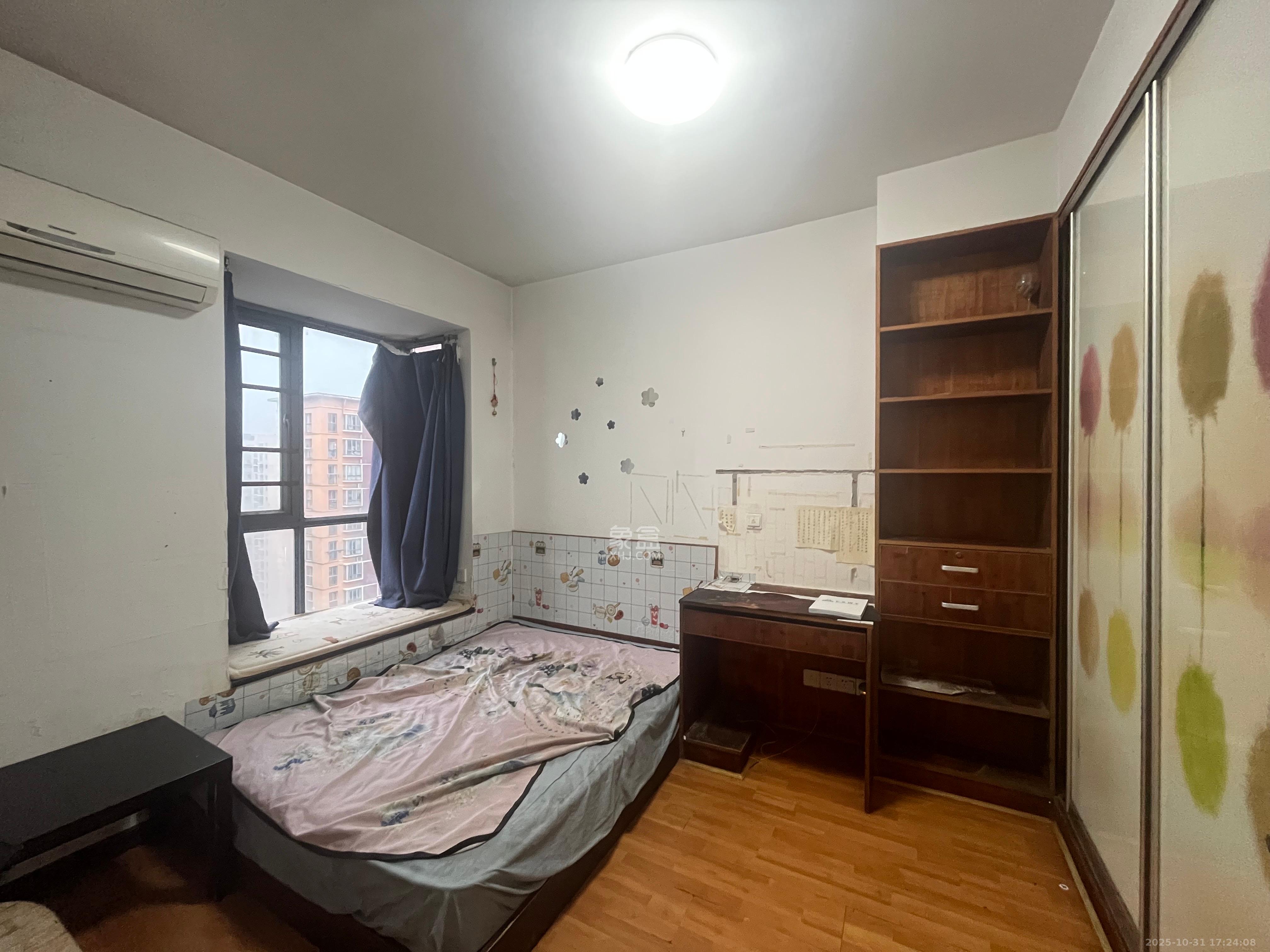 标志浪漫满屋（枫景公寓）  1室1厅1卫    1600.0元/月室内图