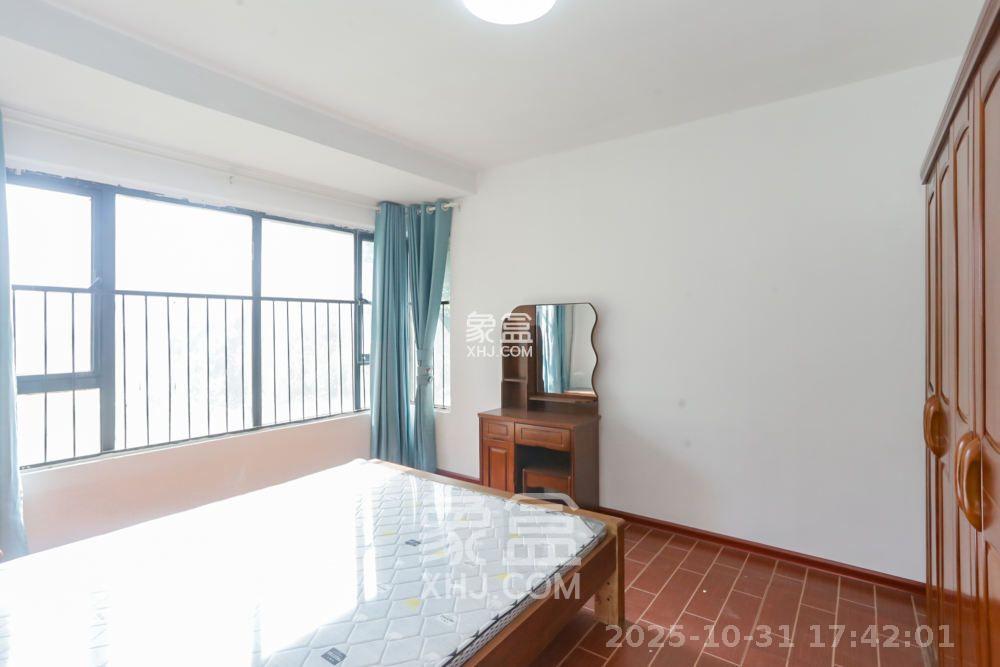 长房时代城  3室2厅1卫    2400.0元/月室内图