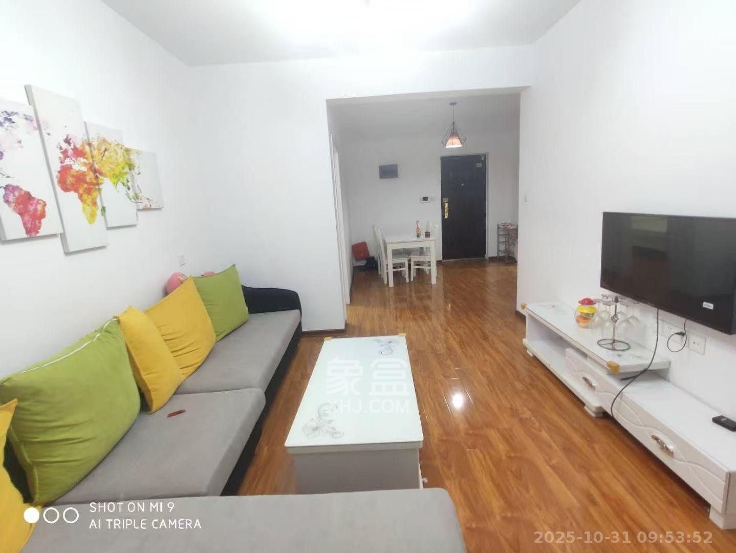 金地格林公馆  1室2厅1卫    2300.0元/月