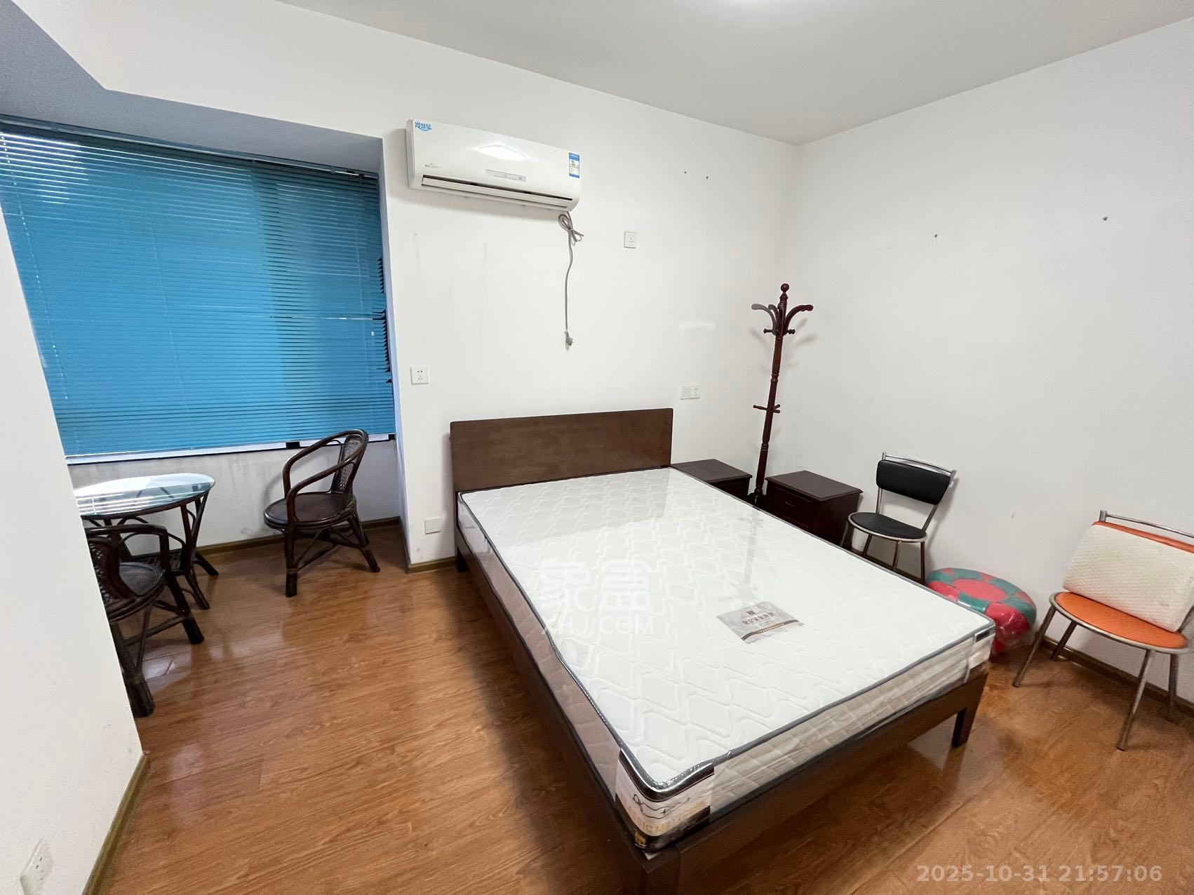 奥克斯广场  2室1厅1卫    2500.0元/月室内图