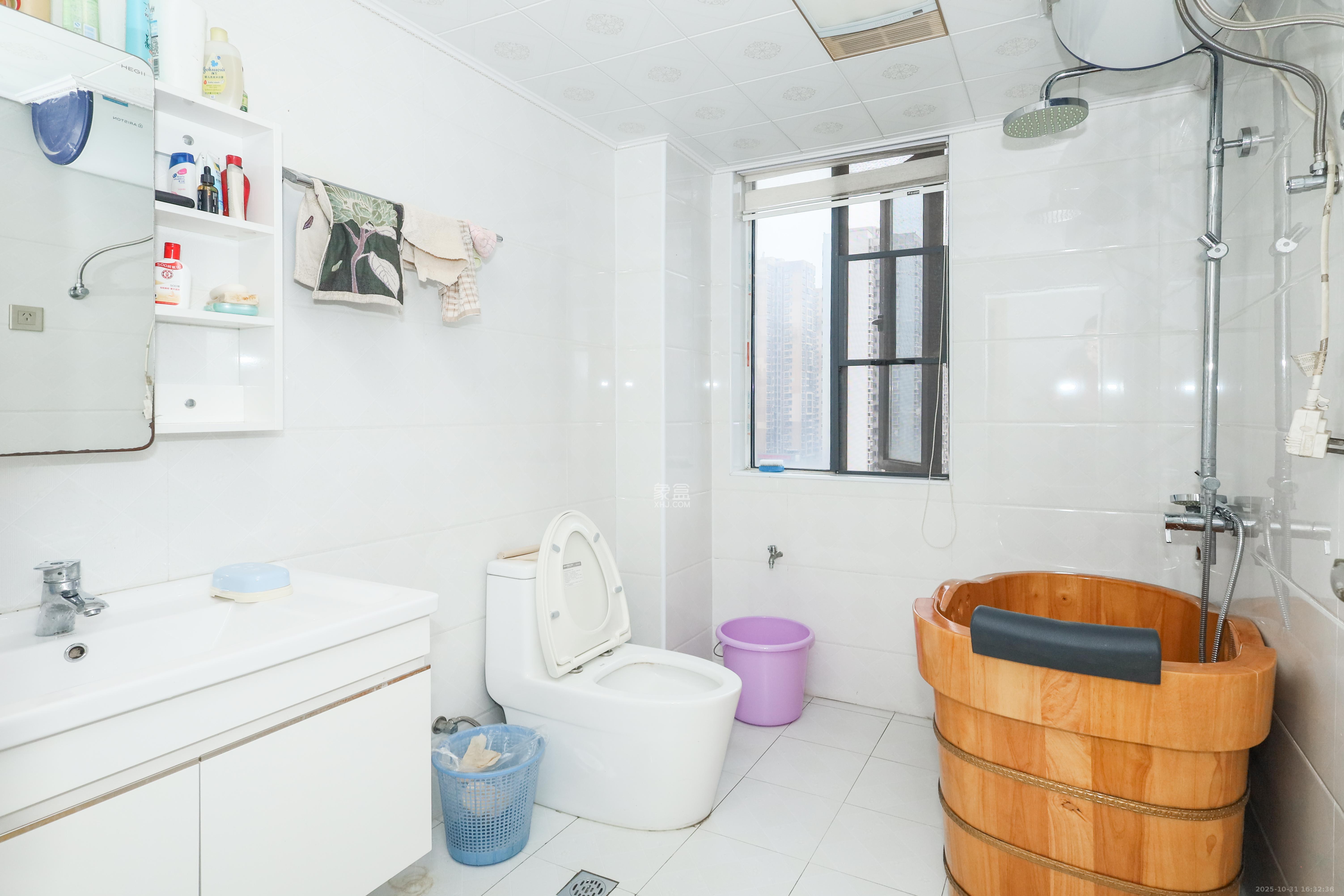 润芳园  4室2厅2卫    120.0万卫生间