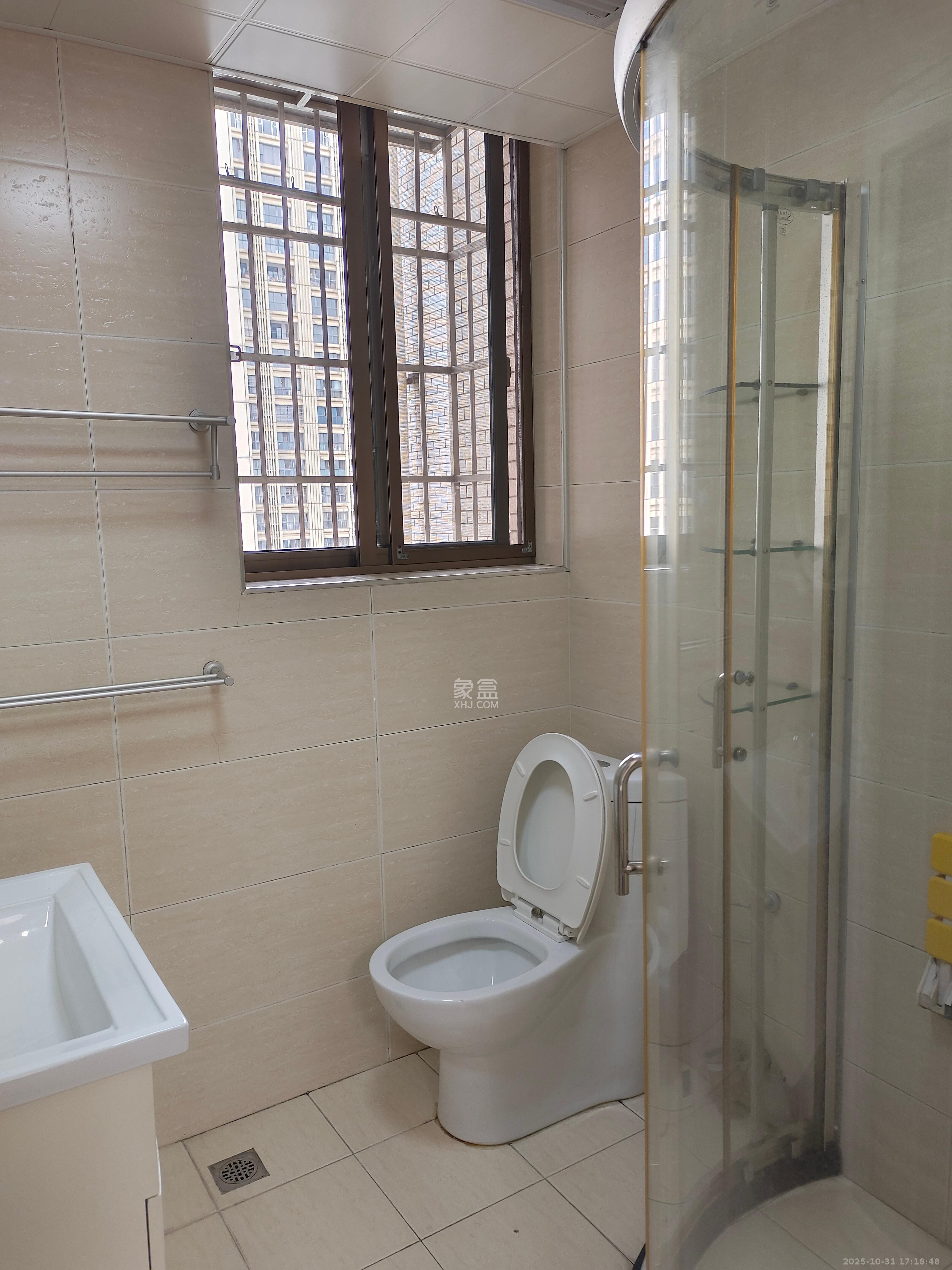 银馨家园 4室2厅2卫 3000.0元/月 银馨家园 4室2厅2卫 3000.0元/月室内图