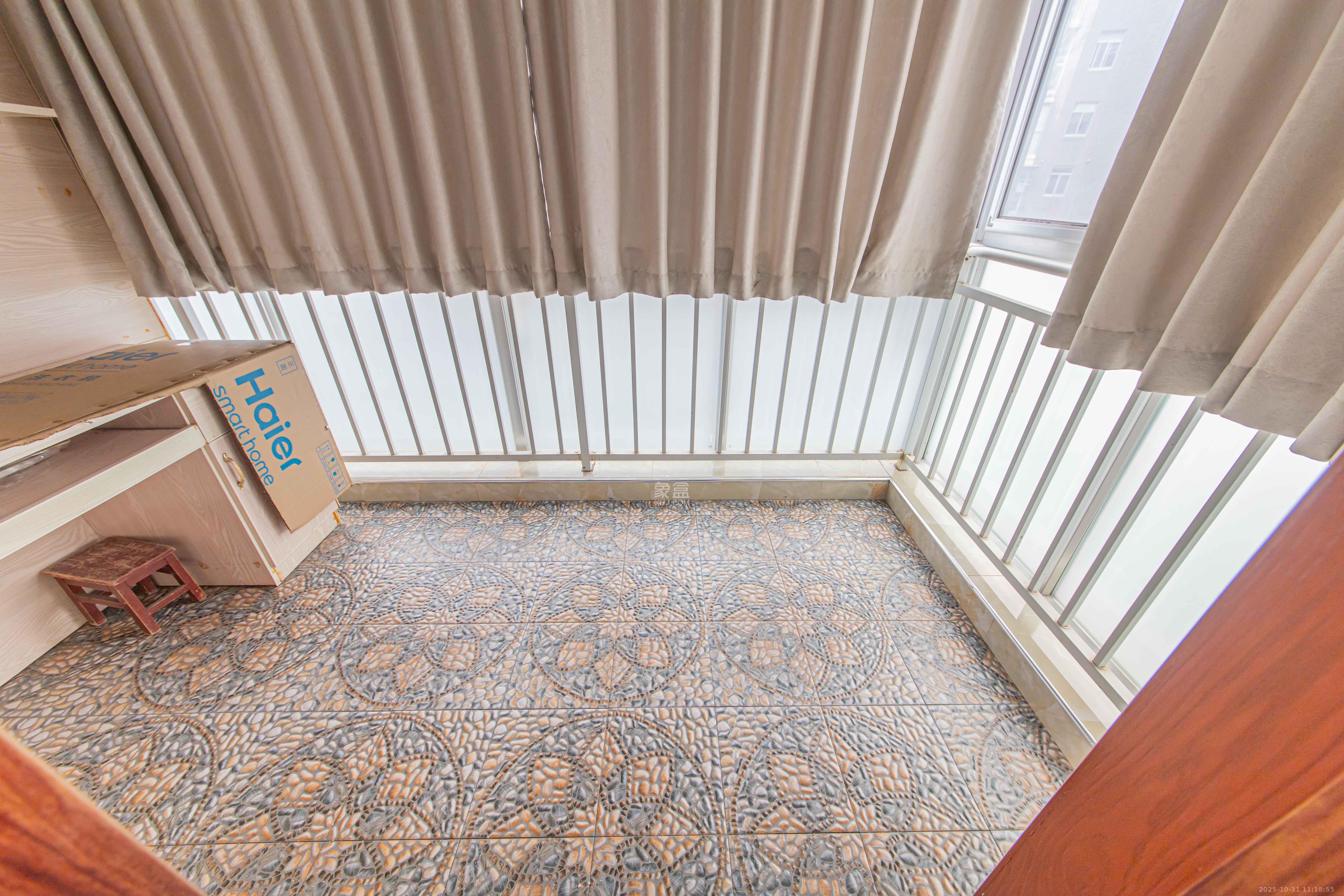 德泽苑  5室2厅2卫    108.0万阳台