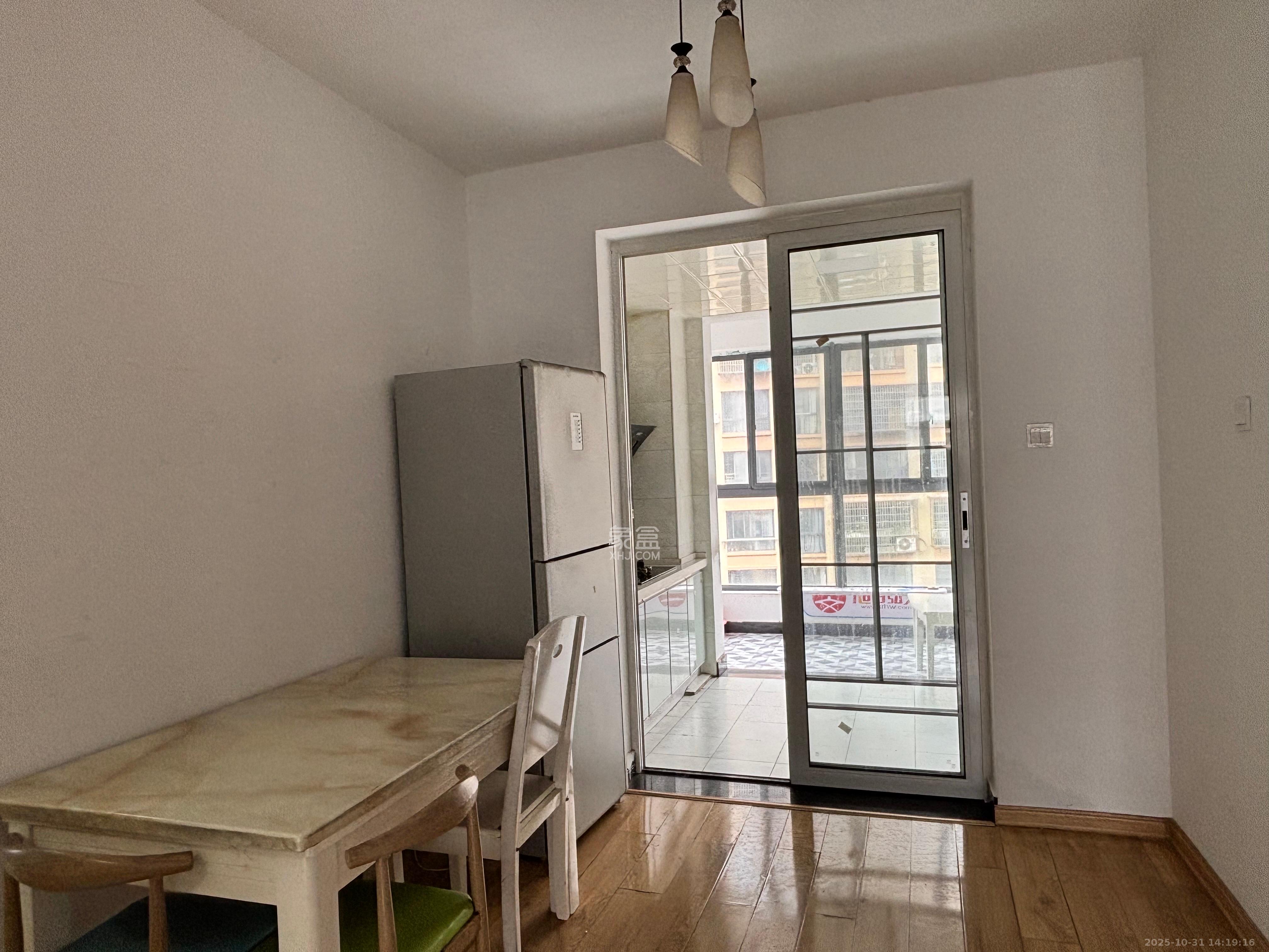 安泰嘉园（湘府邻伴）  3室2厅2卫    2500.0元/月室内图