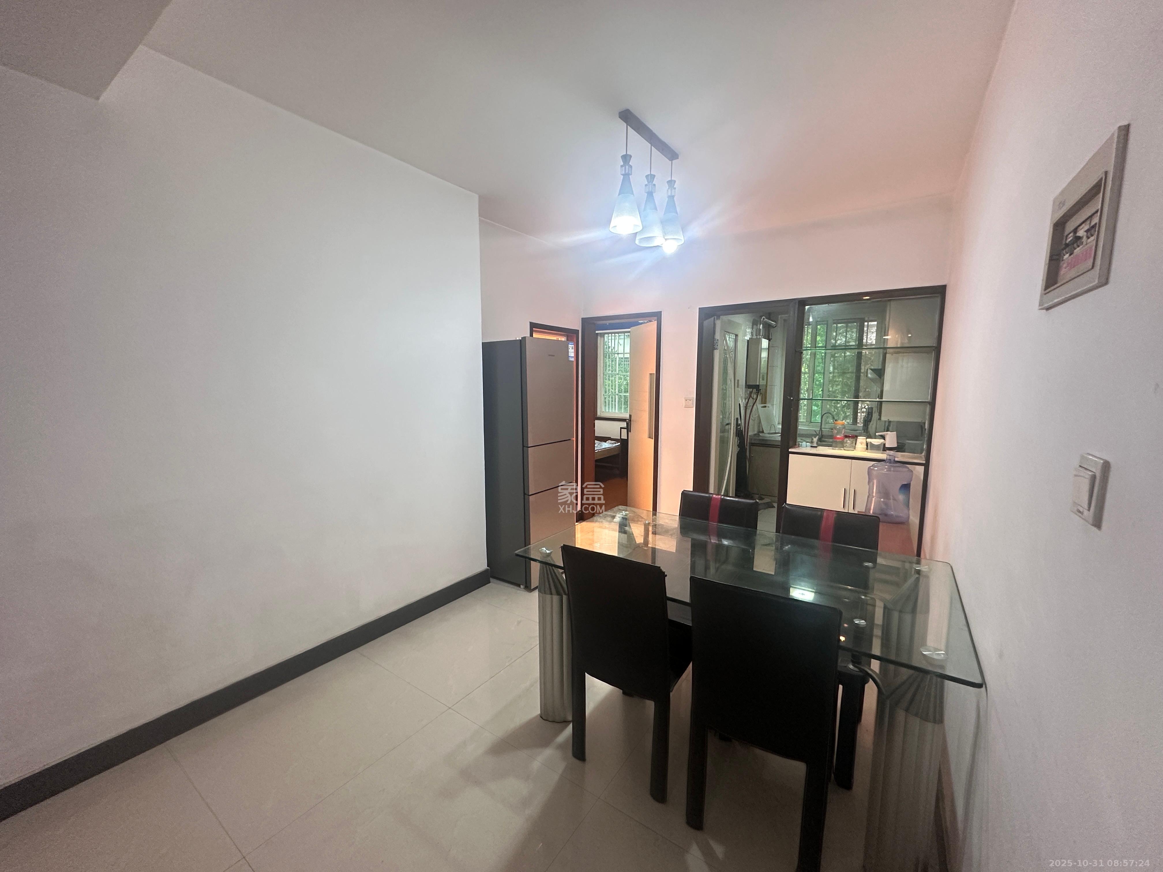 恩瑞麓山名园（龙王港小区）  3室1厅1卫    2100.0元/月室内图