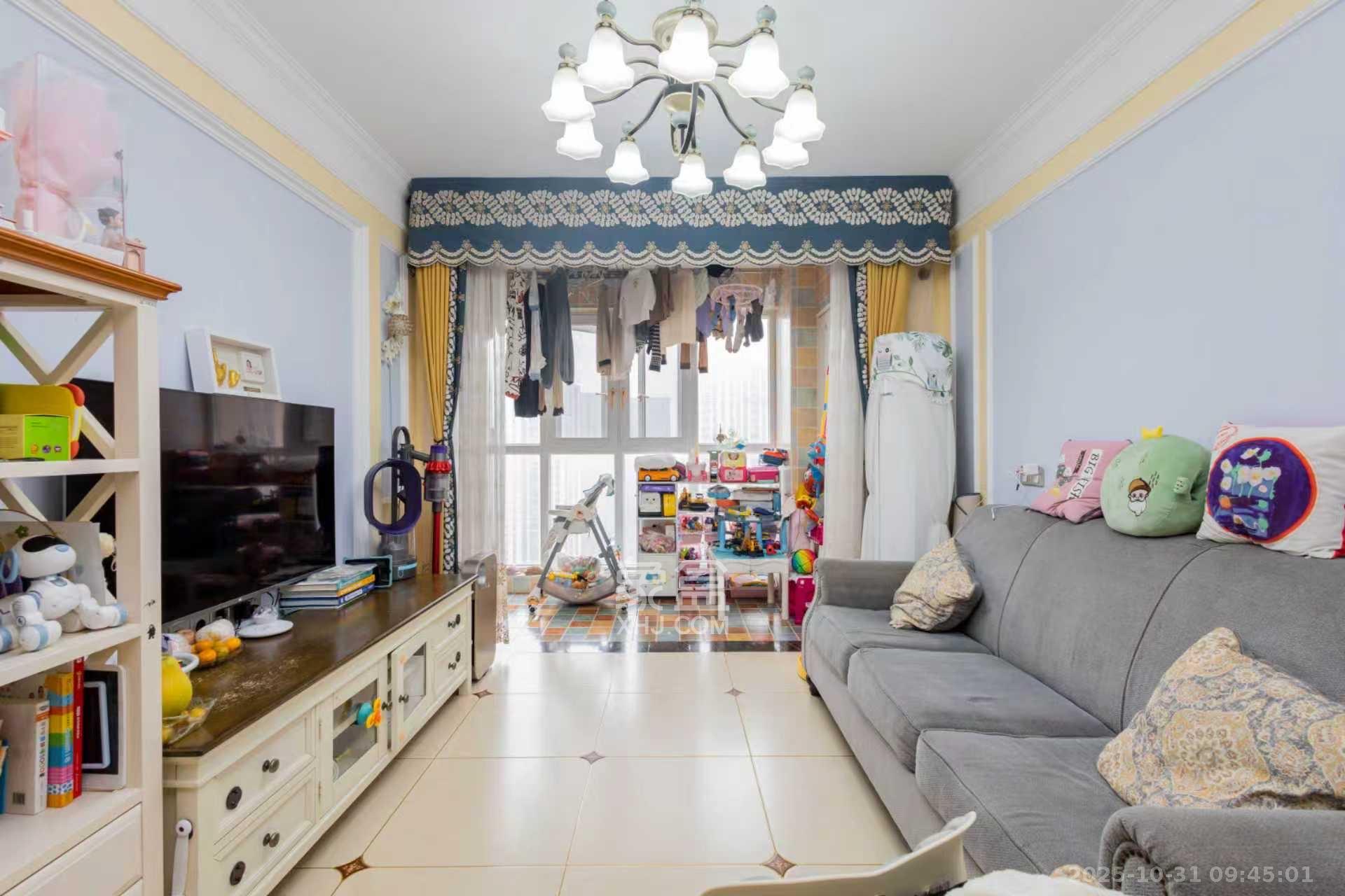 芙蓉万国城MOMA(卓越汇富苑)  3室2厅2卫    3200.0元/月 芙蓉万国城MOMA(卓越汇富苑)  3室2厅2卫    3200.0元/月室内图