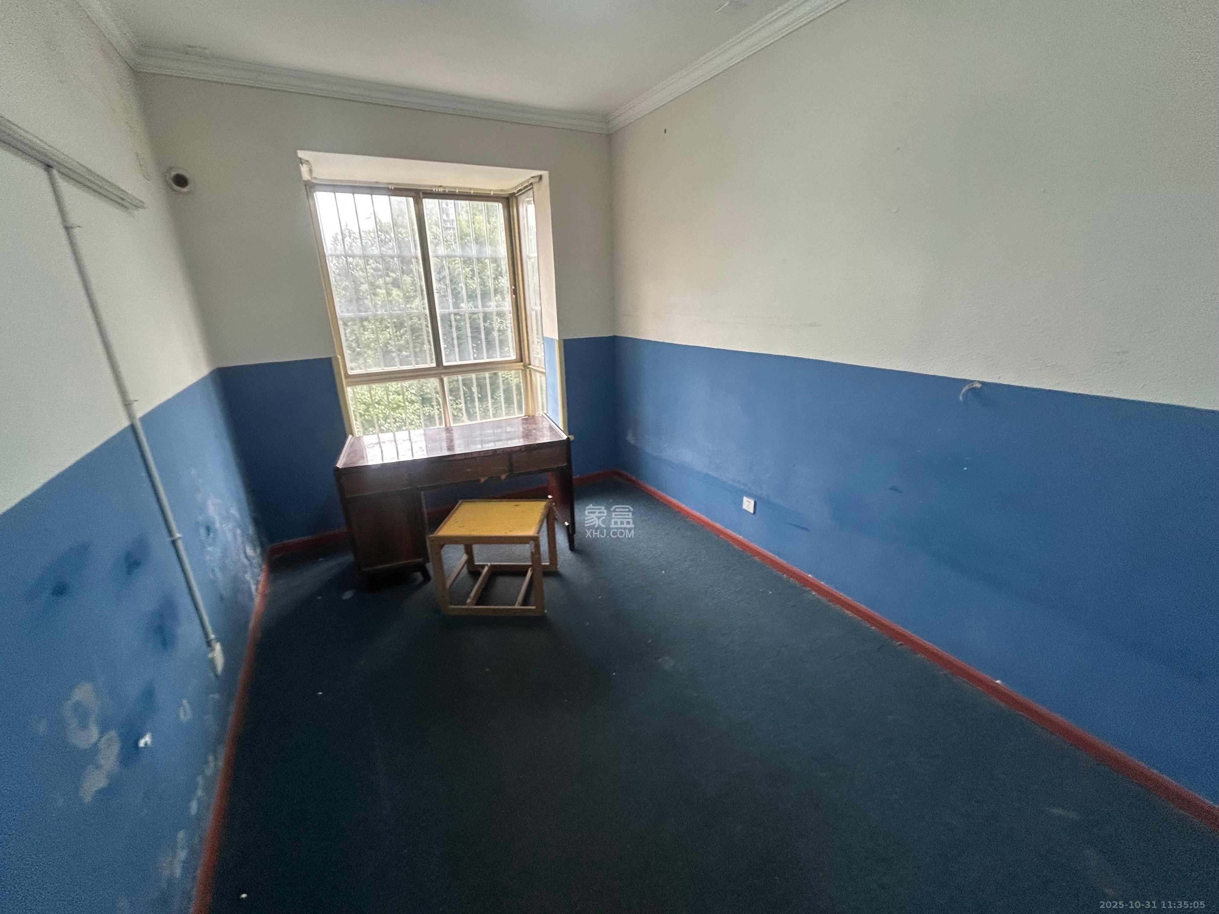 金色比华利  4室2厅2卫    2500.0元/月室内图