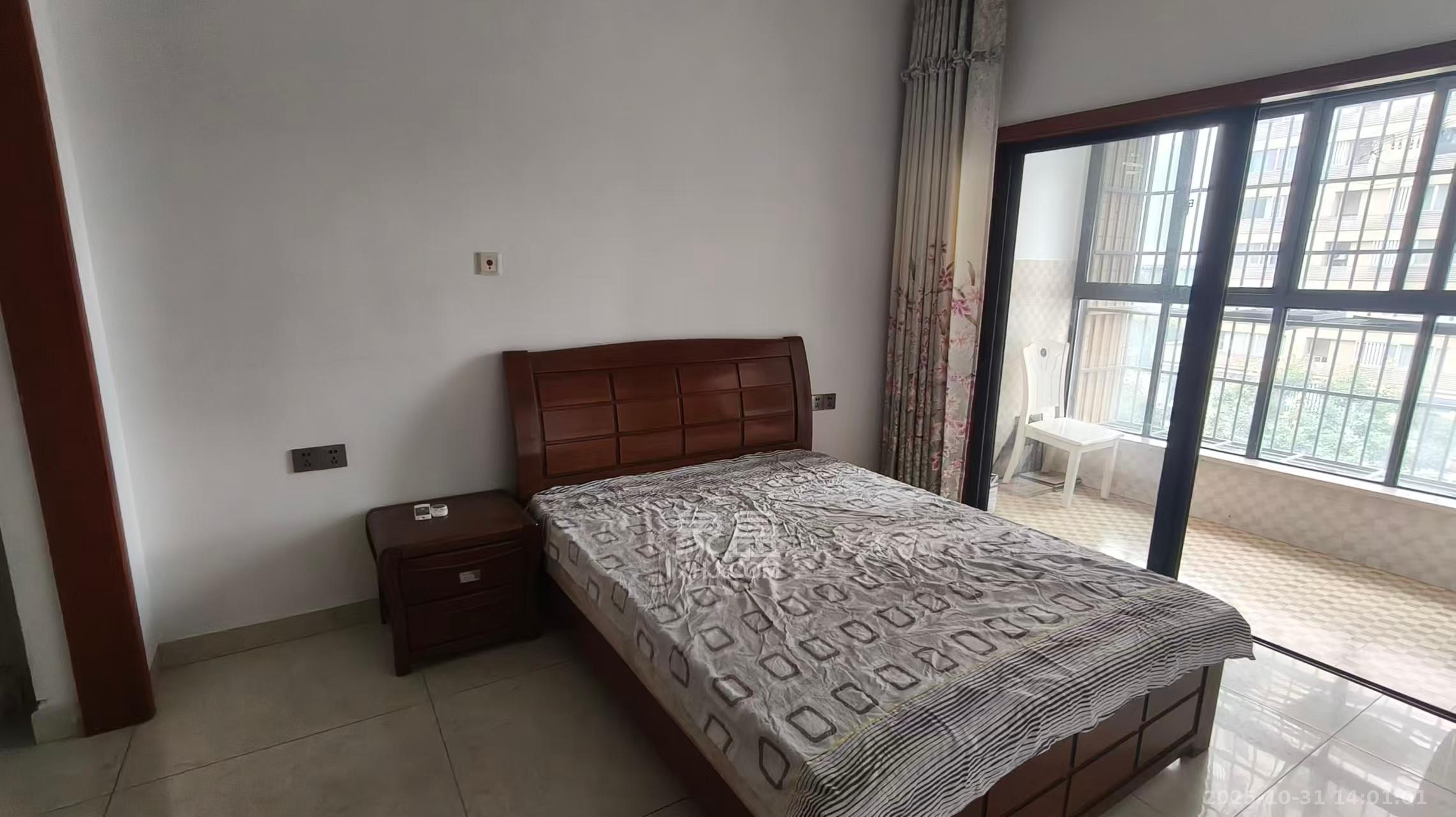 万科魅力之城  3室1厅1卫    2500.0元/月