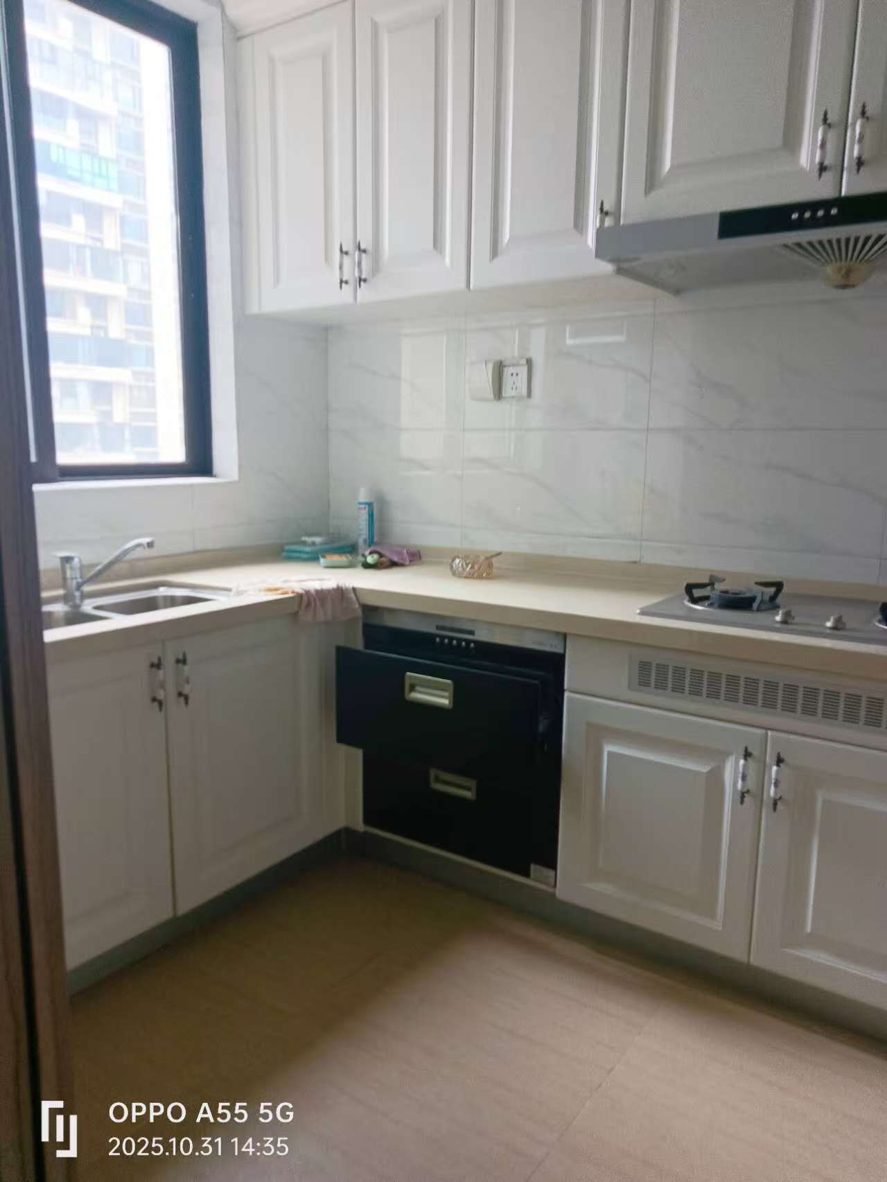 碧桂园 4室2厅2卫 2600.0元/月 碧桂园 4室2厅2卫 2600.0元/月室内图