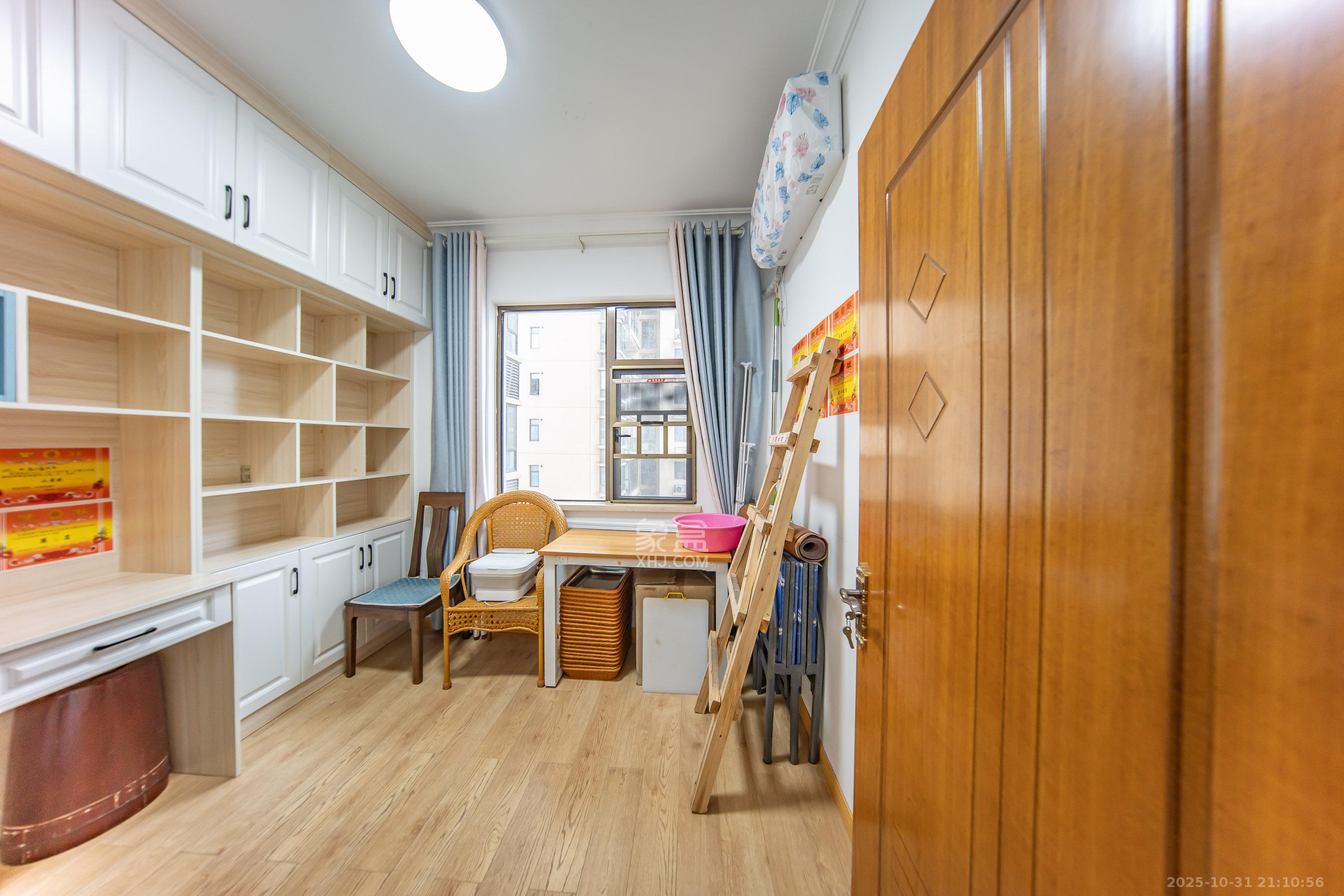 江山帝景哈佛  3室2厅1卫    95.0万卧室